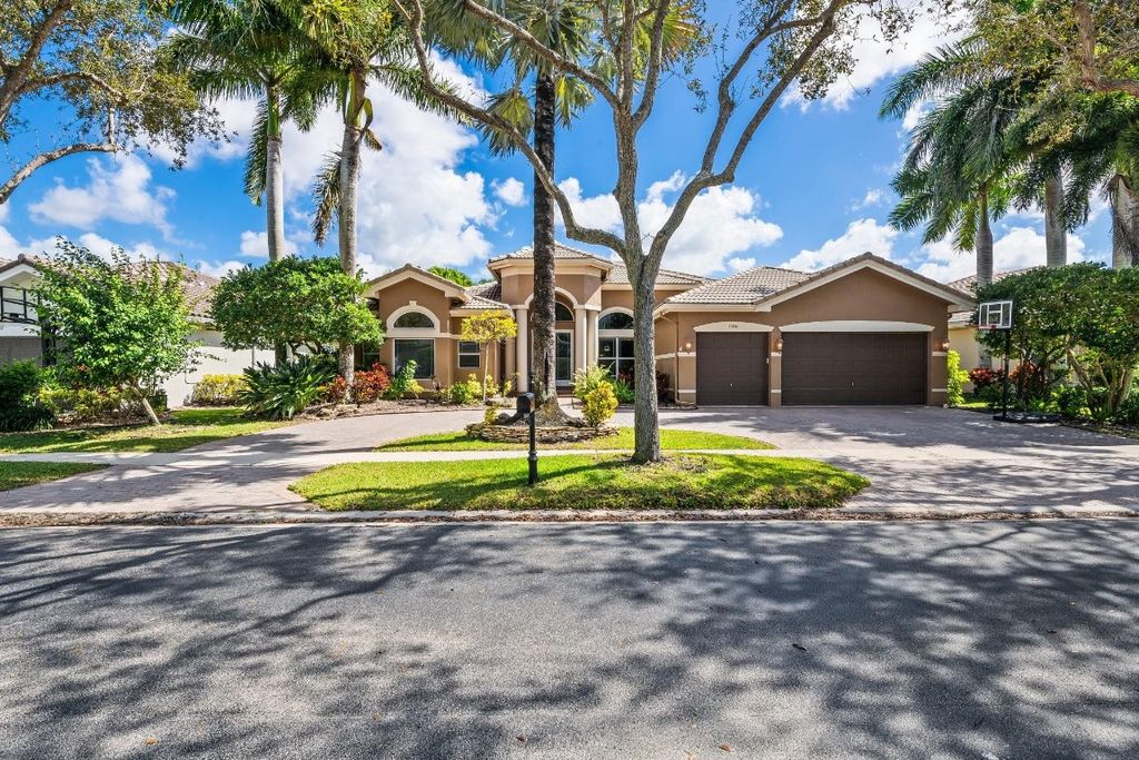 Photo of 19450 Saturnia Lakes Drive, Boca Raton, FL 33498 (MLS # F10487319)
