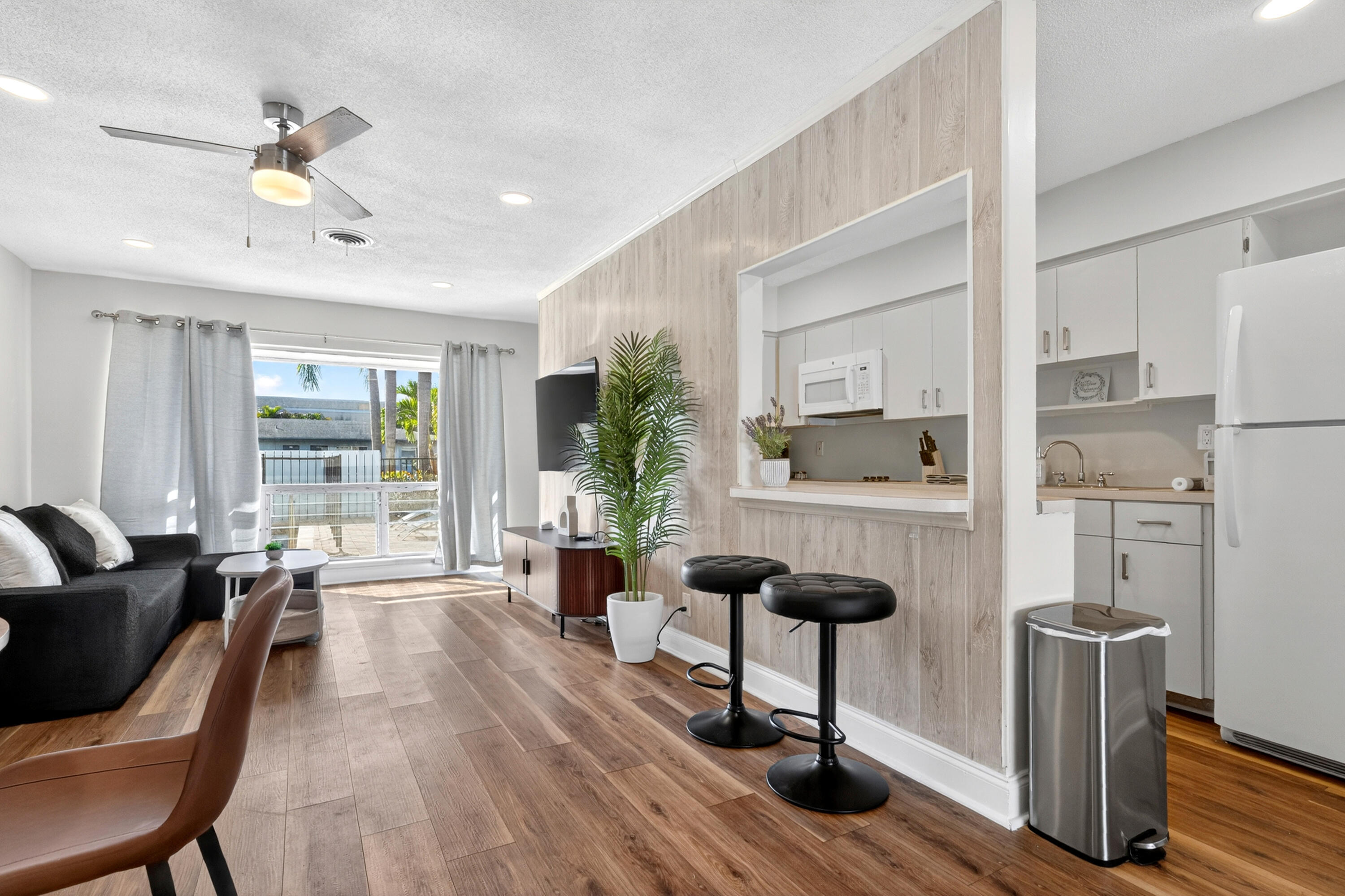 CORAL RIDGE ISLES - Residential Lease
