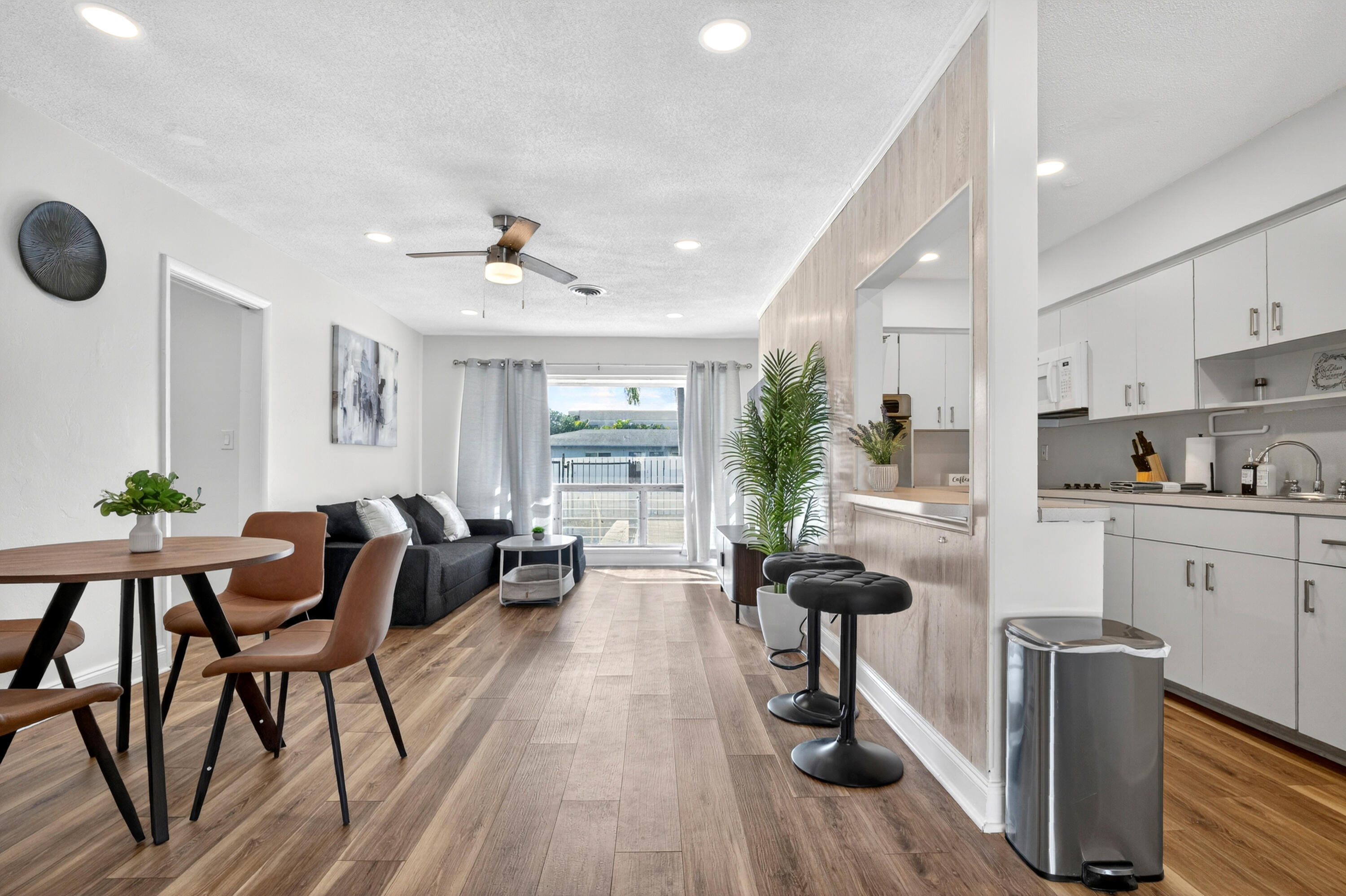 CORAL RIDGE ISLES - Residential Lease