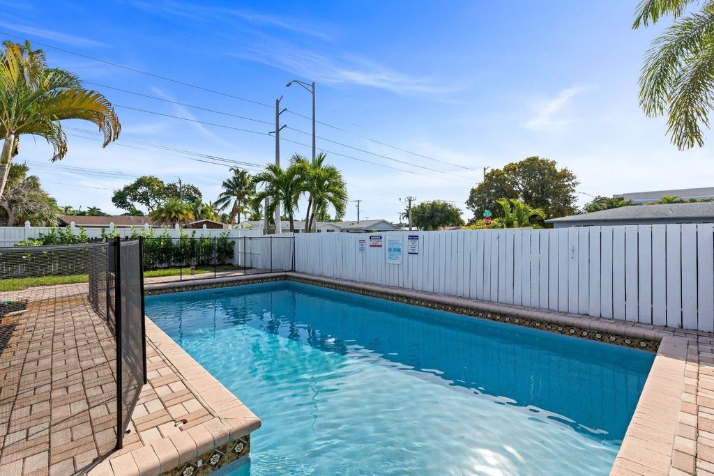 Photo of 1761 NE 55th Street #1, Fort Lauderdale, FL 33334 (MLS # B26017927)