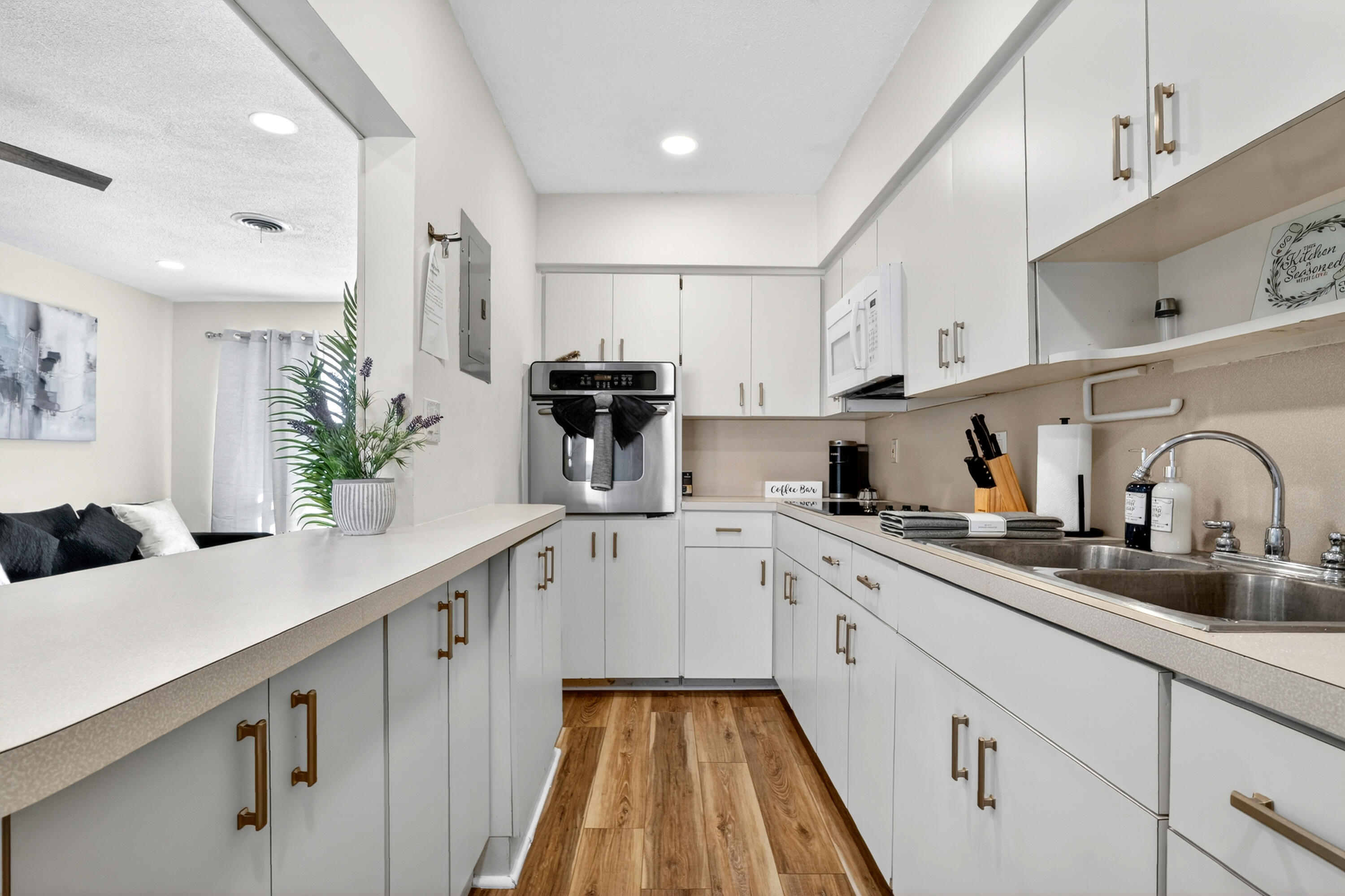CORAL RIDGE ISLES - Residential Lease