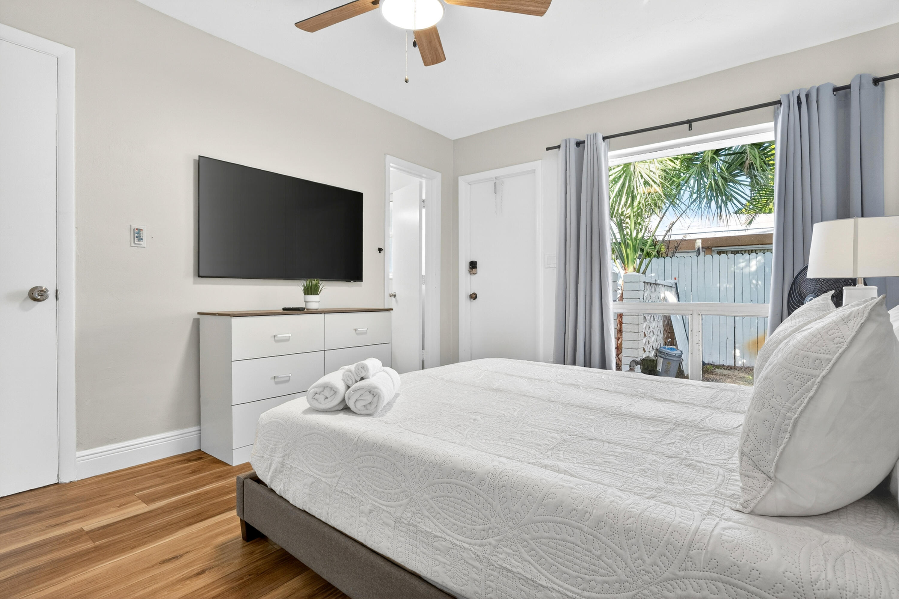 CORAL RIDGE ISLES - Residential Lease