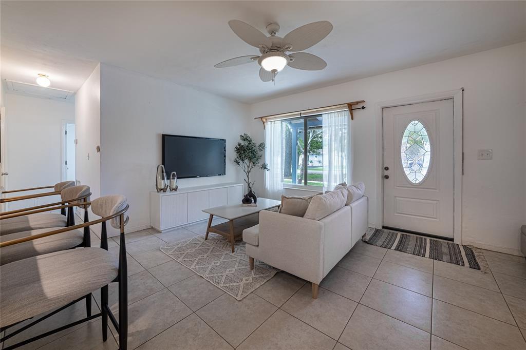 1462 SW 16th Ter