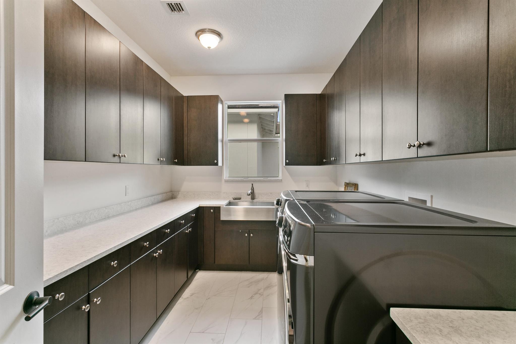 ALTON NEIGHBORHOOD 1 - Residential Lease