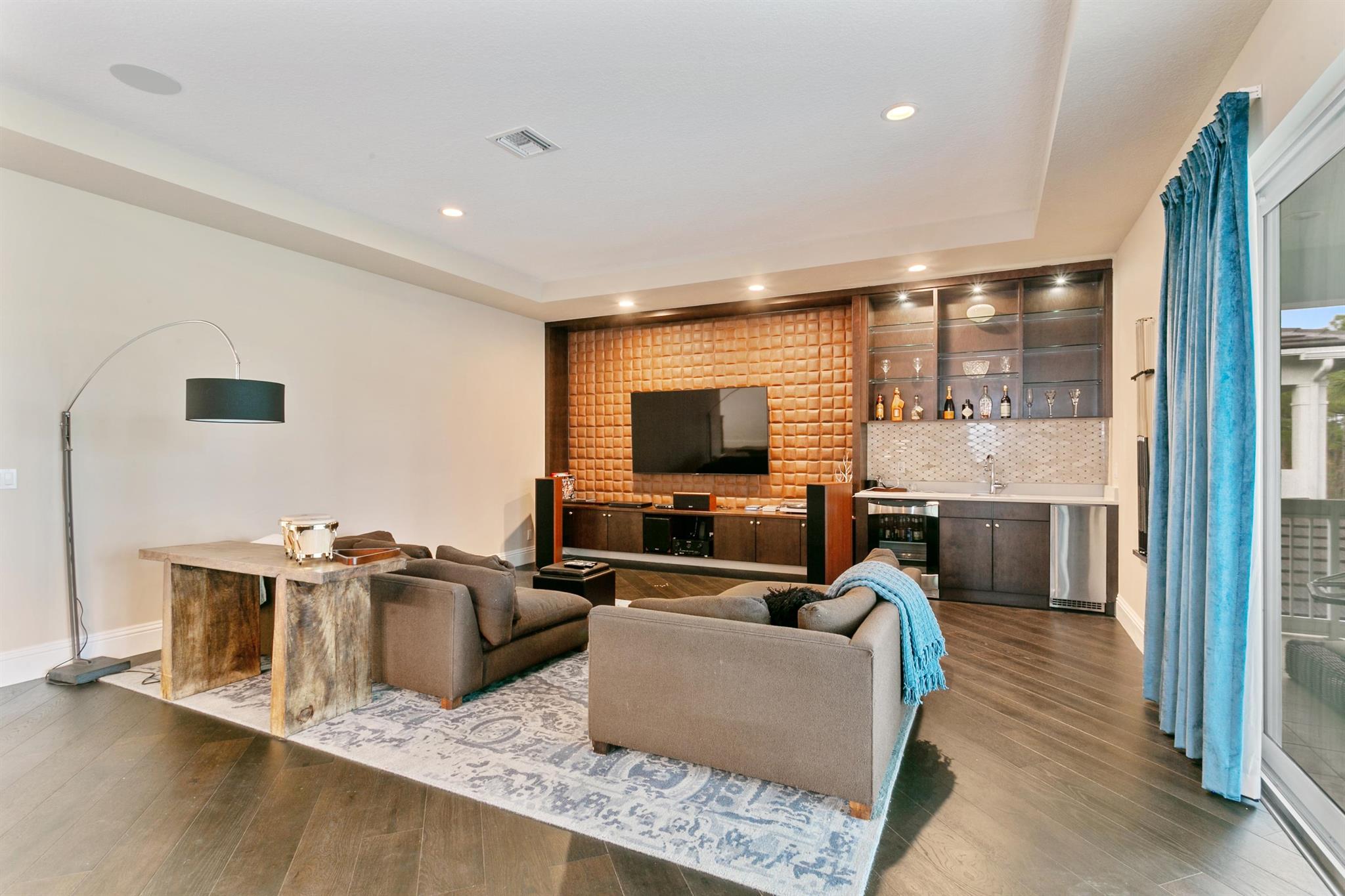 ALTON NEIGHBORHOOD 1 - Residential Lease