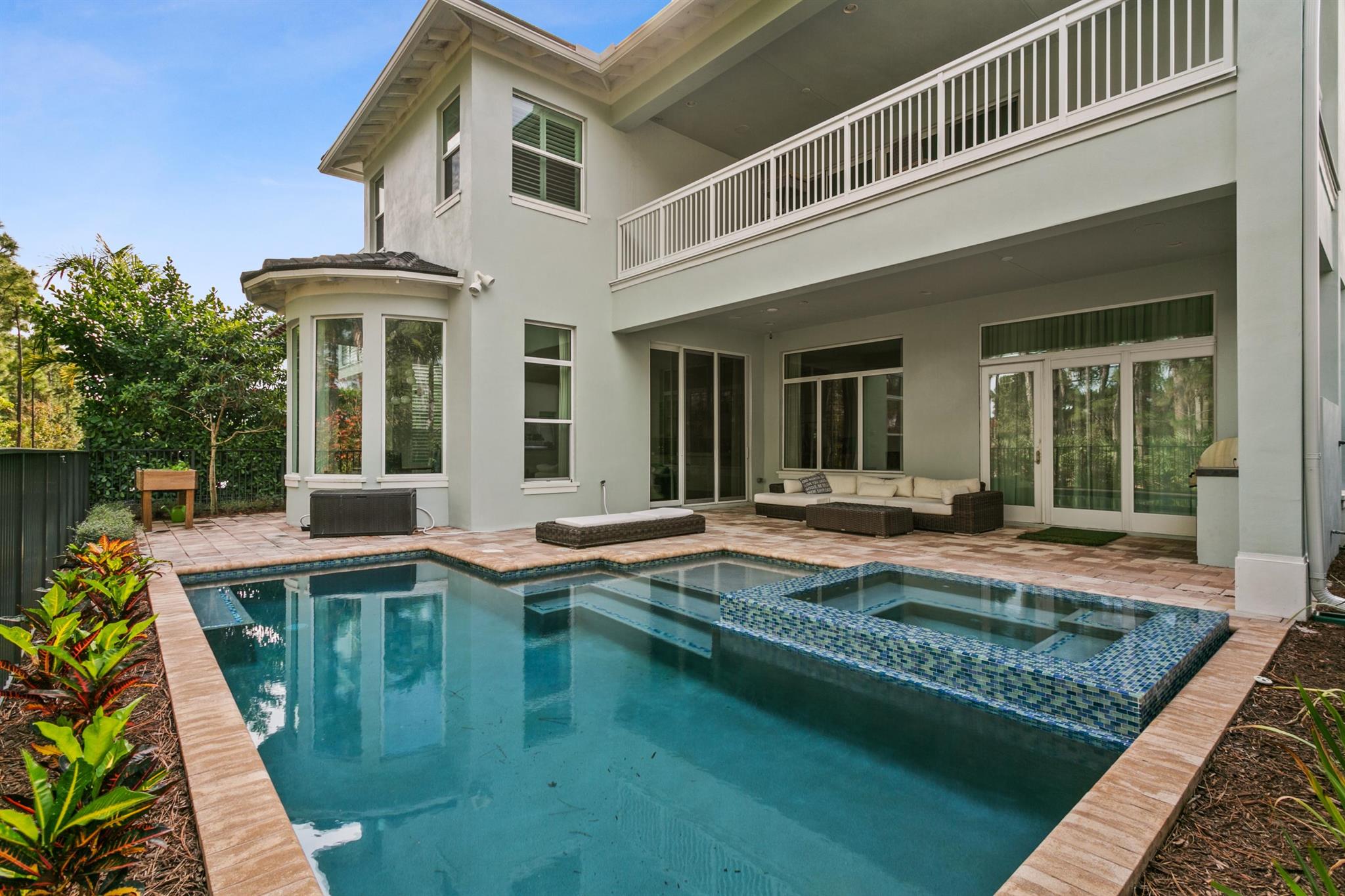 ALTON NEIGHBORHOOD 1 - Residential Lease