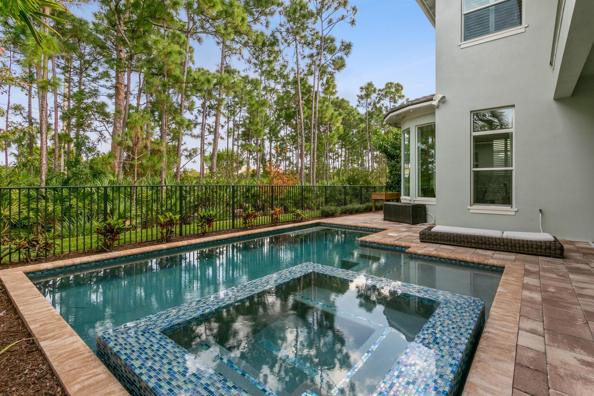 ALTON NEIGHBORHOOD 1 - Residential Lease