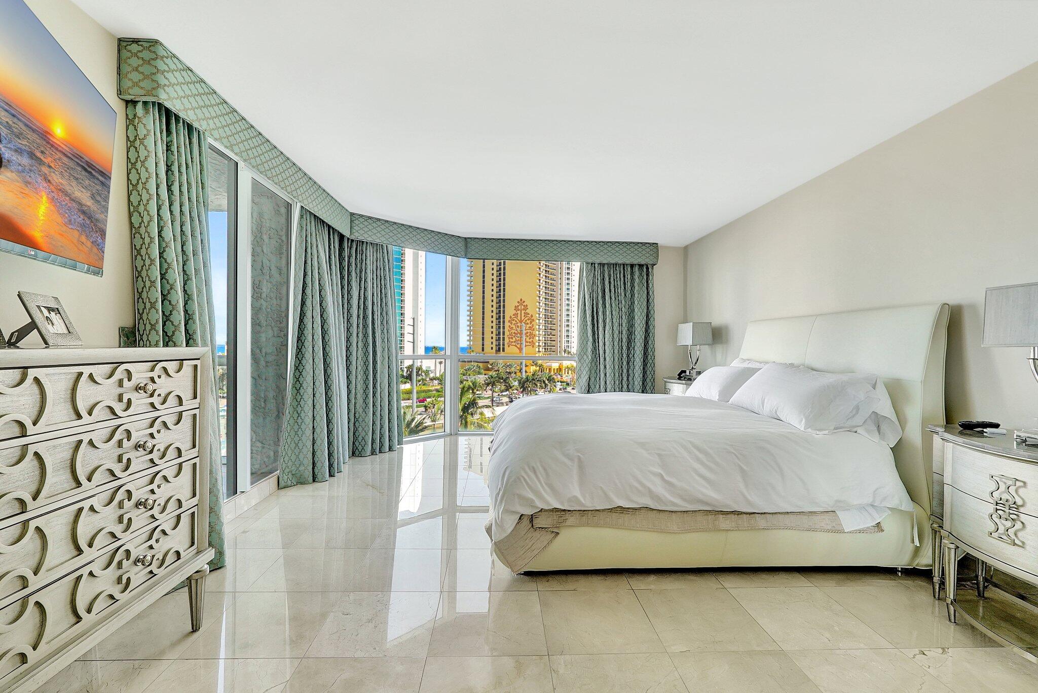 OCEANIA IV CONDO - Residential