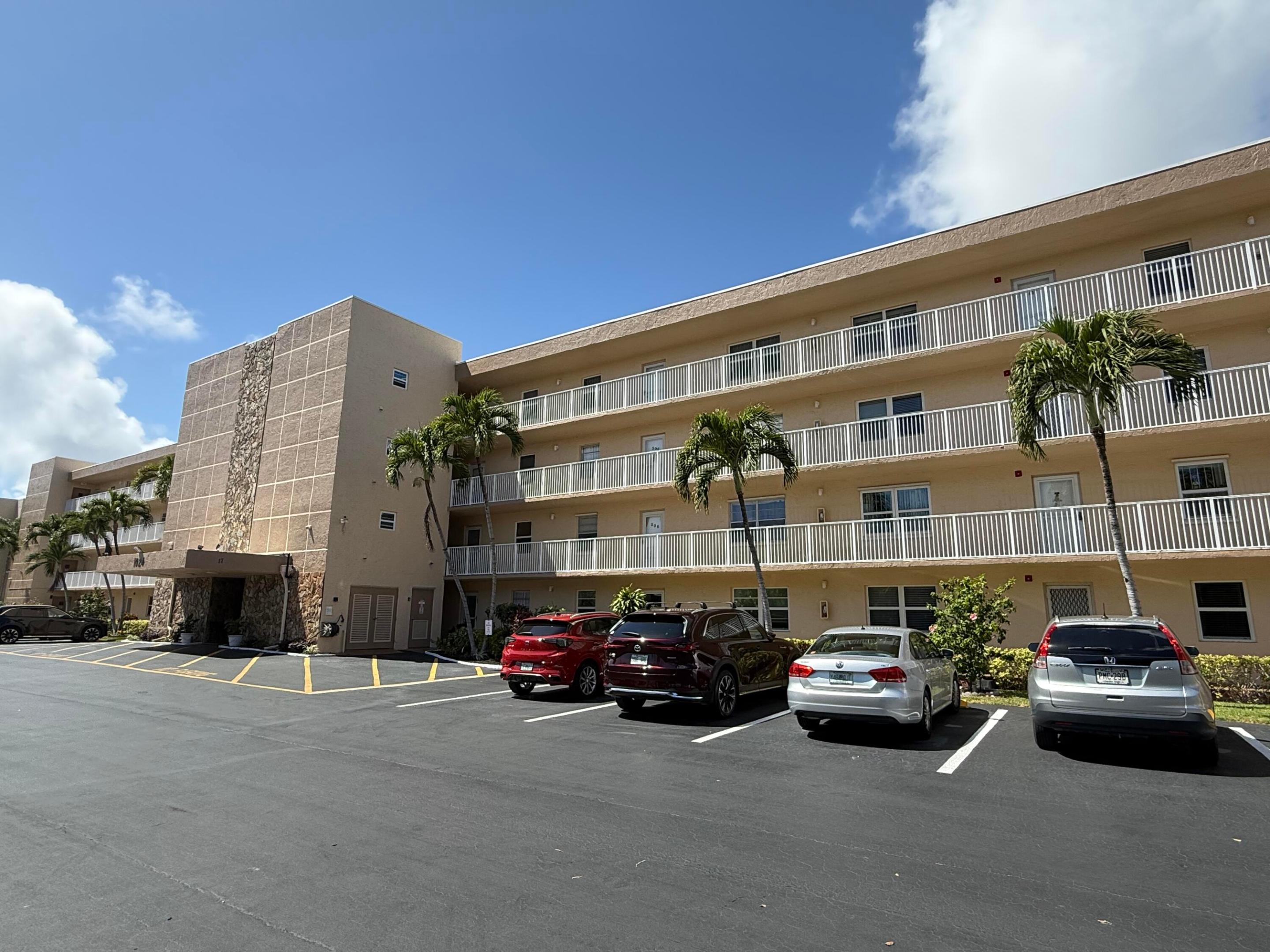 MEADOWBROOK LAKES CONDO - Residential