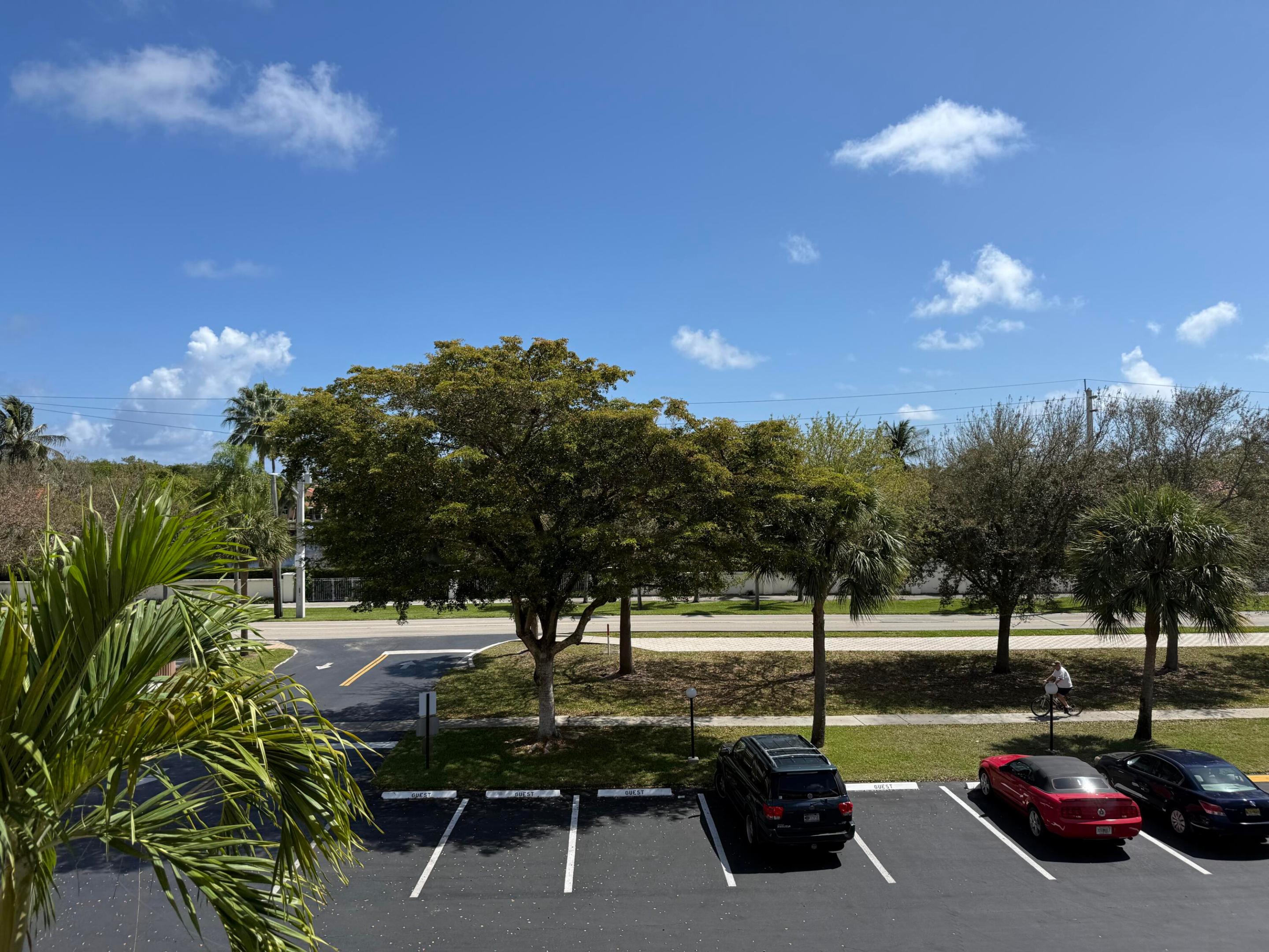 MEADOWBROOK LAKES CONDO - Residential