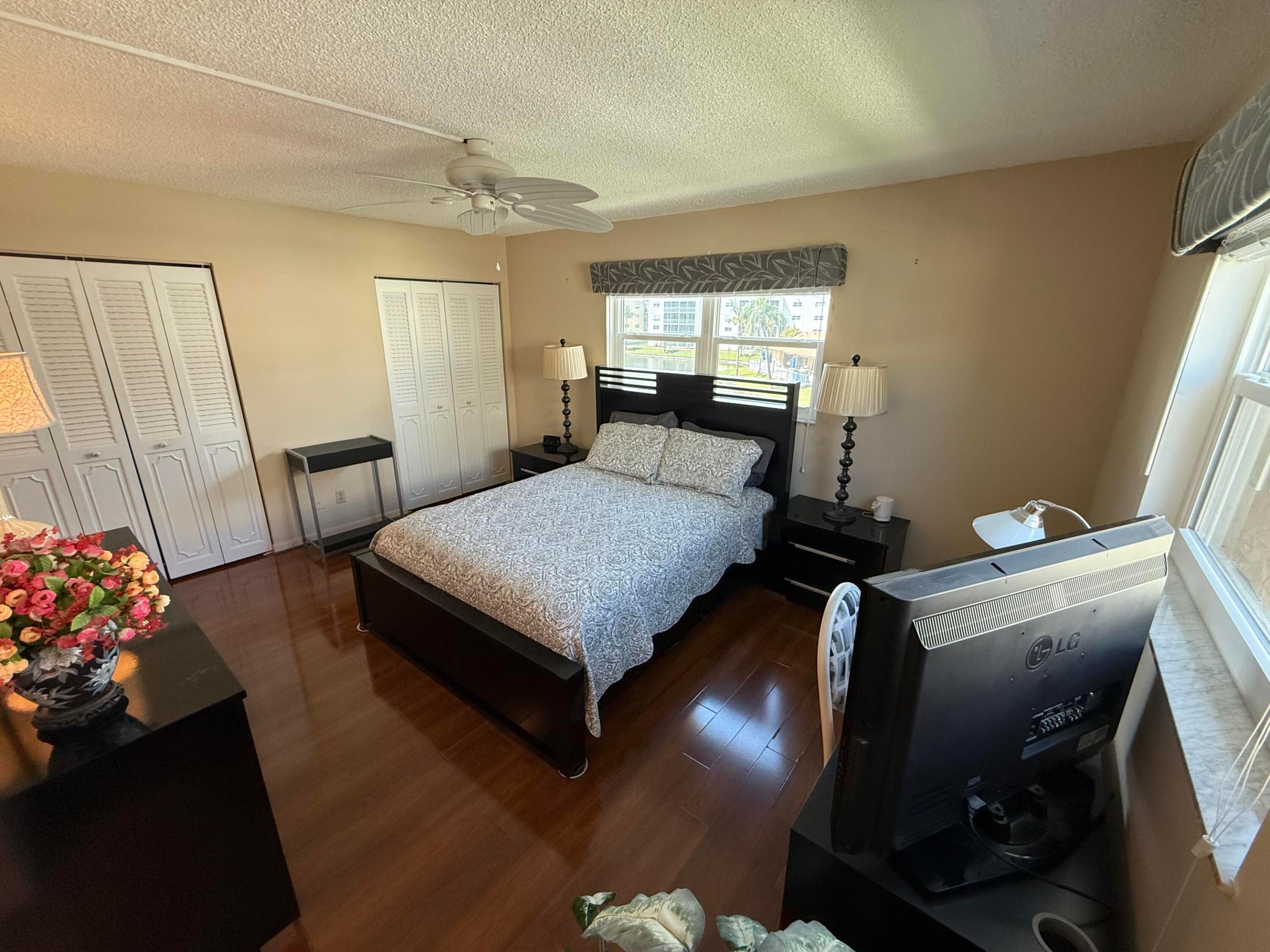 MEADOWBROOK LAKES CONDO - Residential