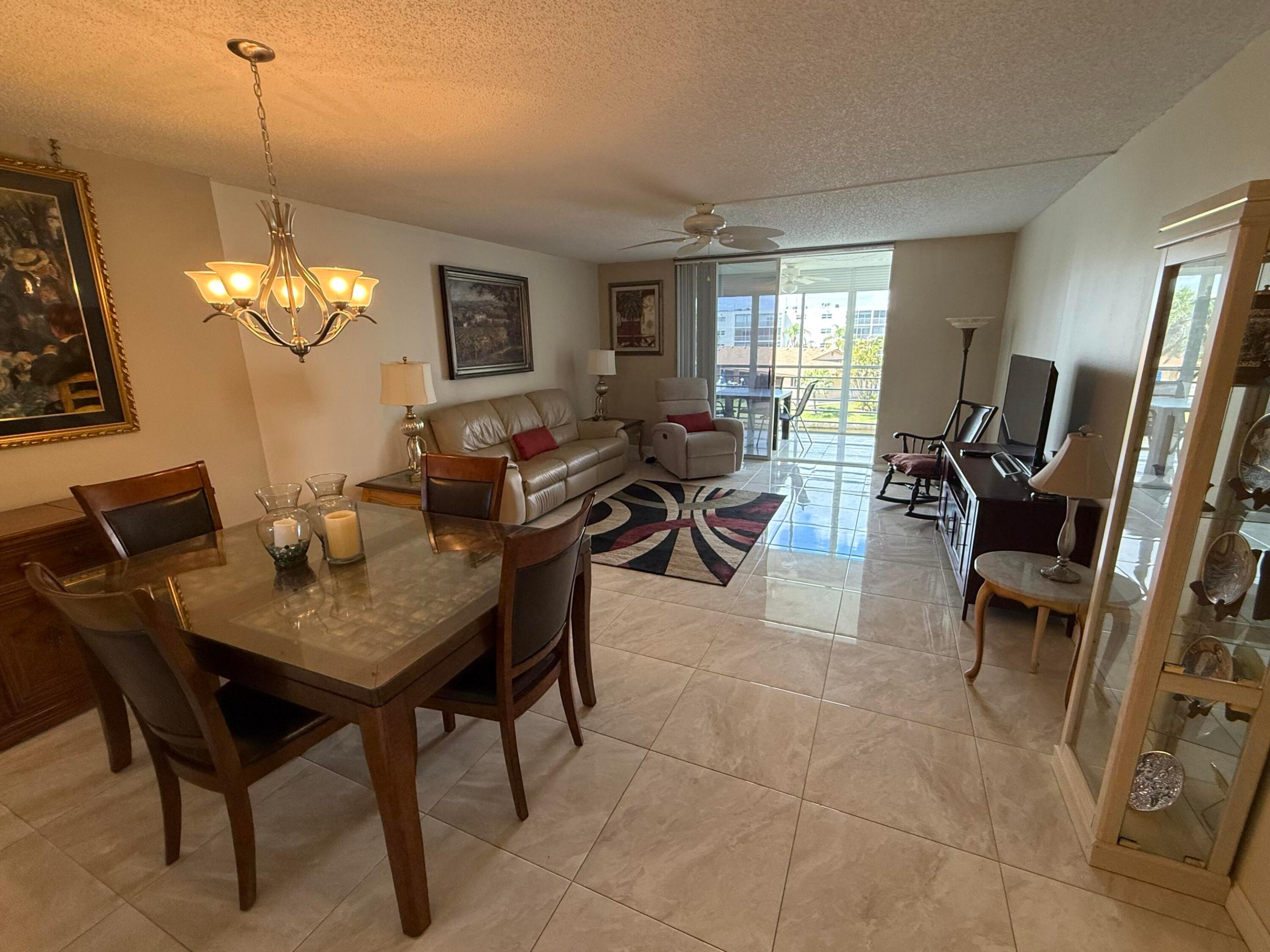MEADOWBROOK LAKES CONDO - Residential