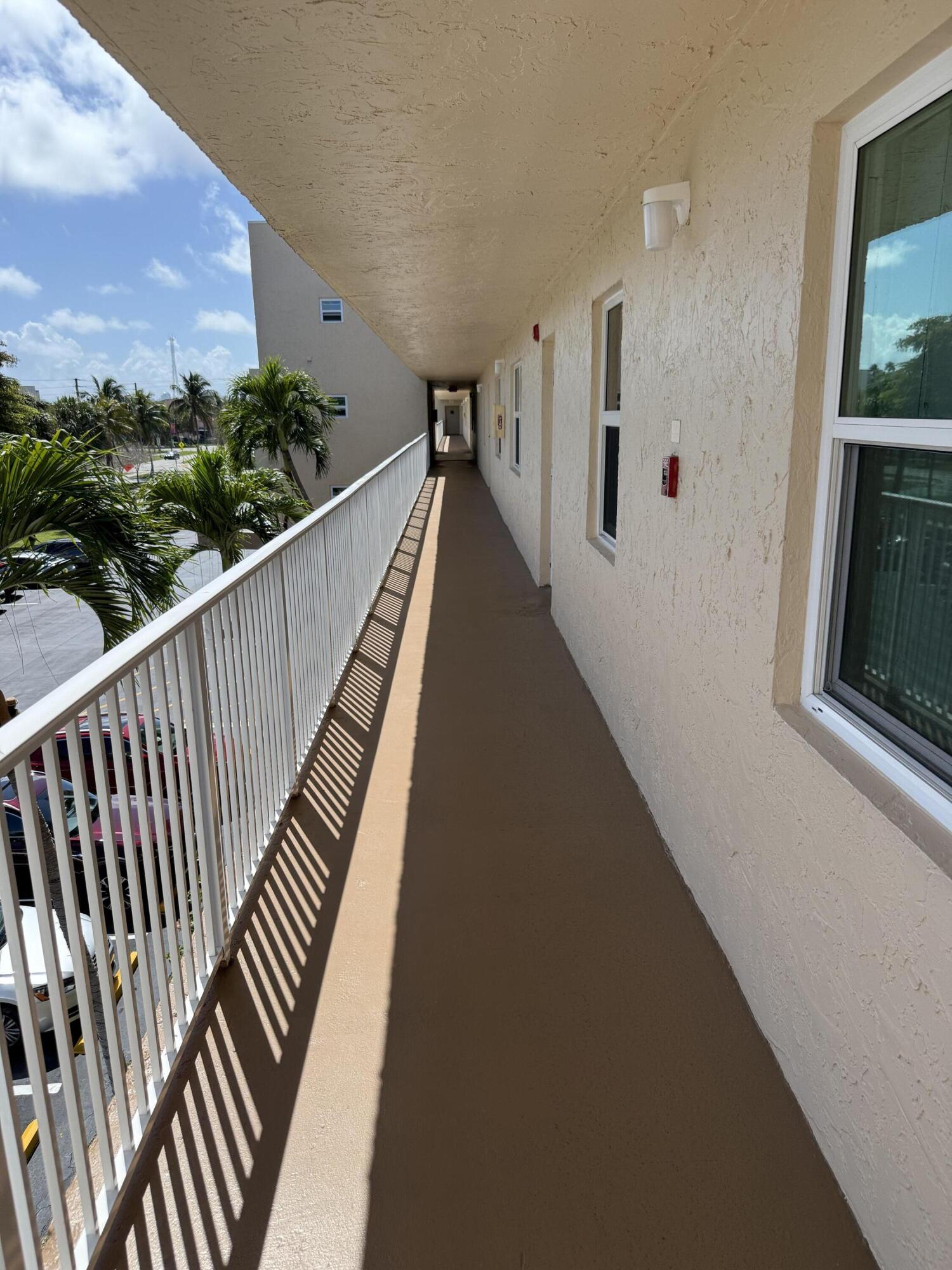 MEADOWBROOK LAKES CONDO - Residential