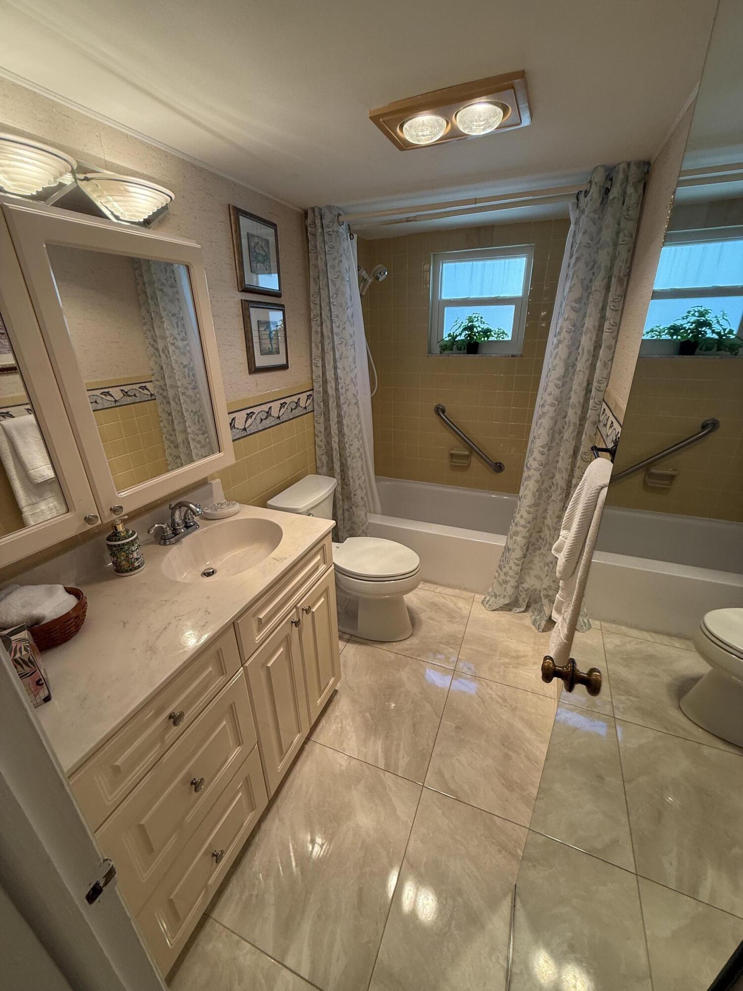 MEADOWBROOK LAKES CONDO - Residential