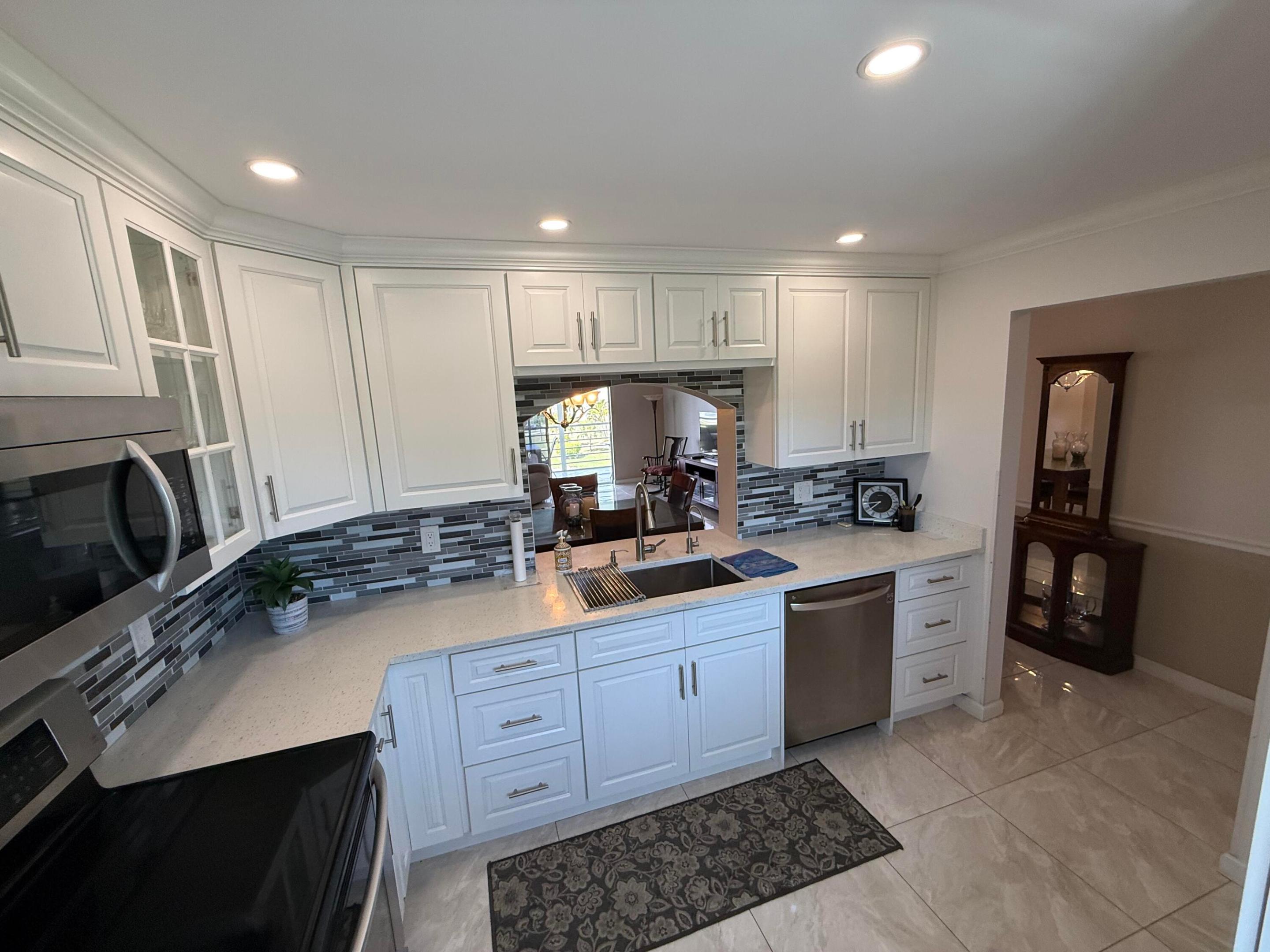 MEADOWBROOK LAKES CONDO - Residential