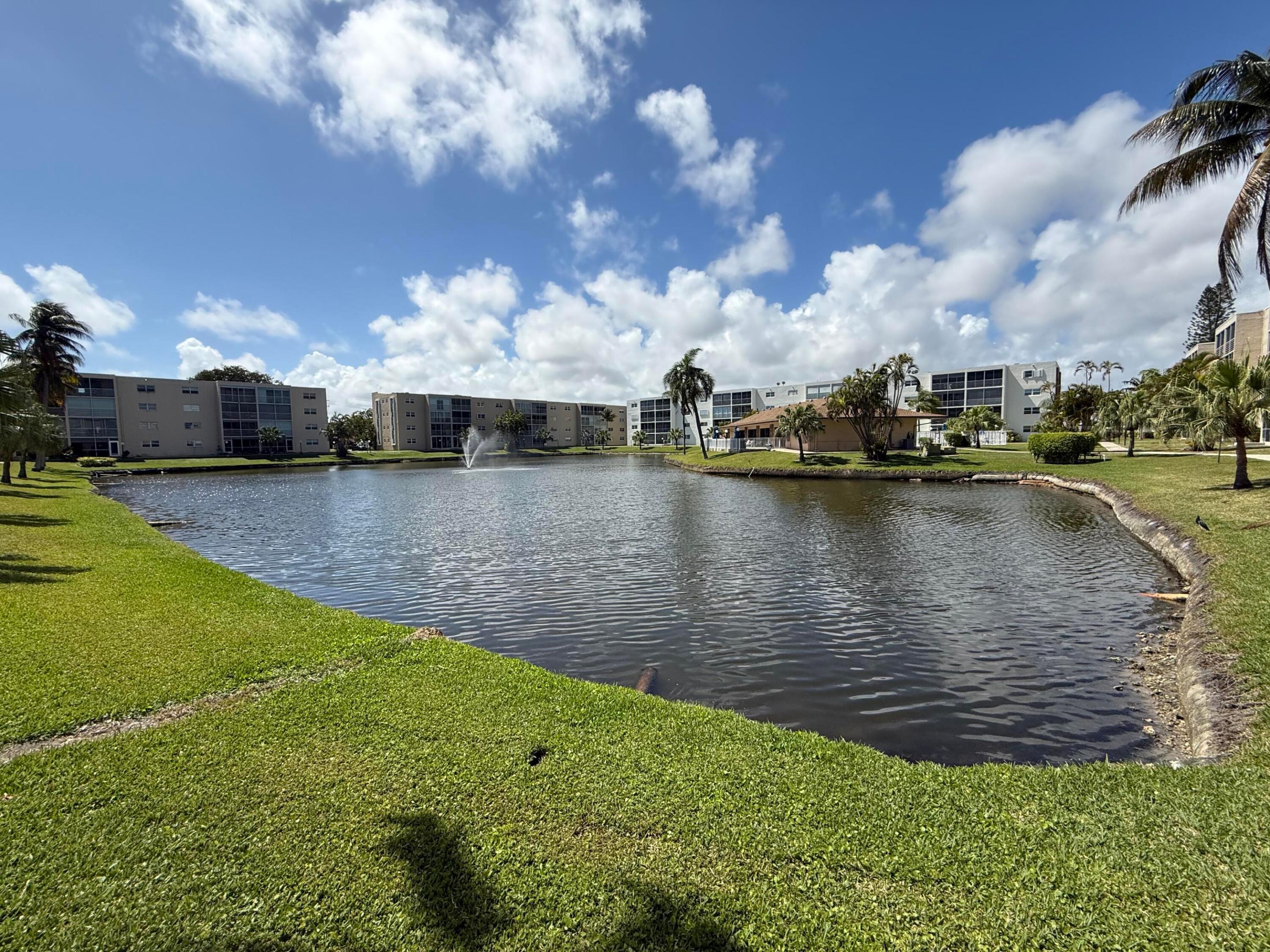 MEADOWBROOK LAKES CONDO - Residential