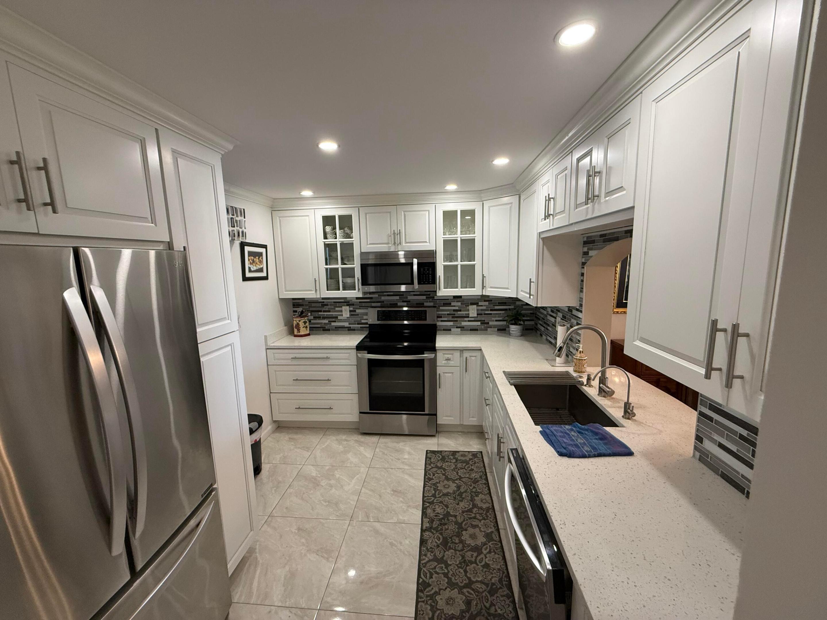 MEADOWBROOK LAKES CONDO - Residential