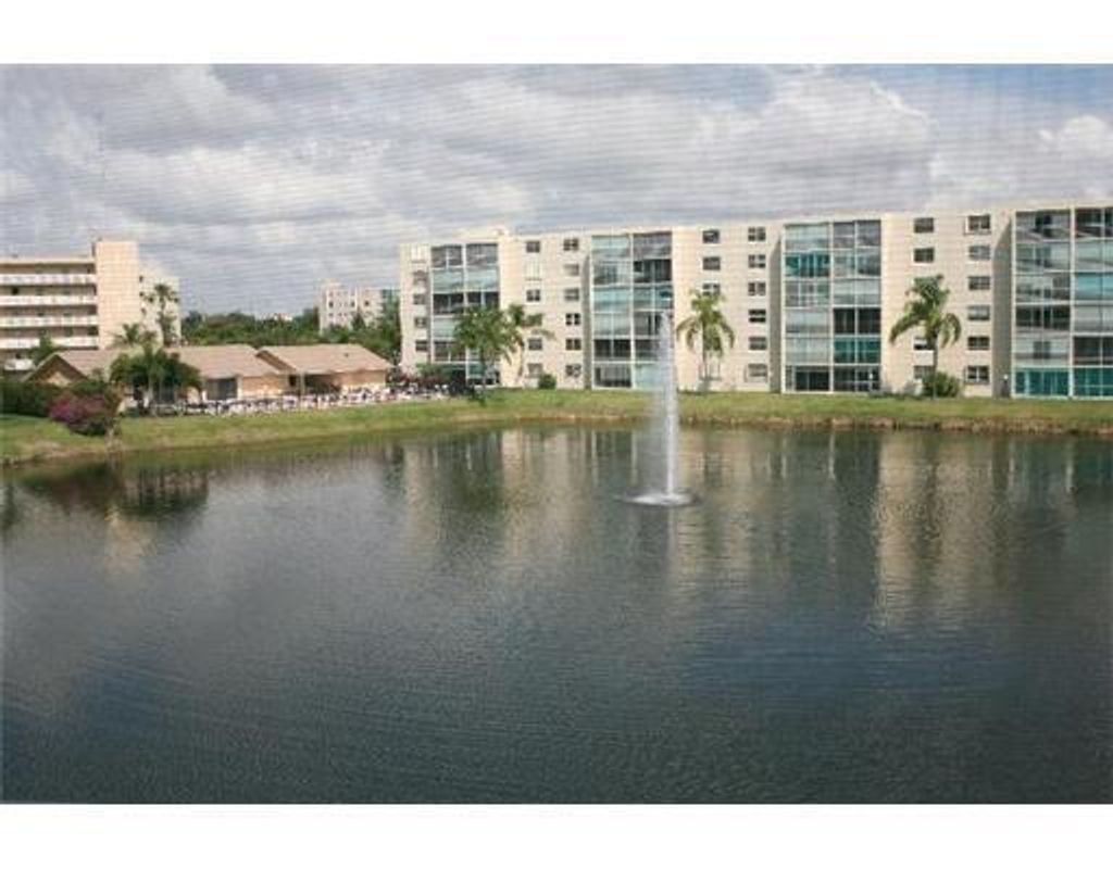 Photo of 1024 SE 5th Ave #308, Dania Beach, FL 33004 (MLS # B26000811)