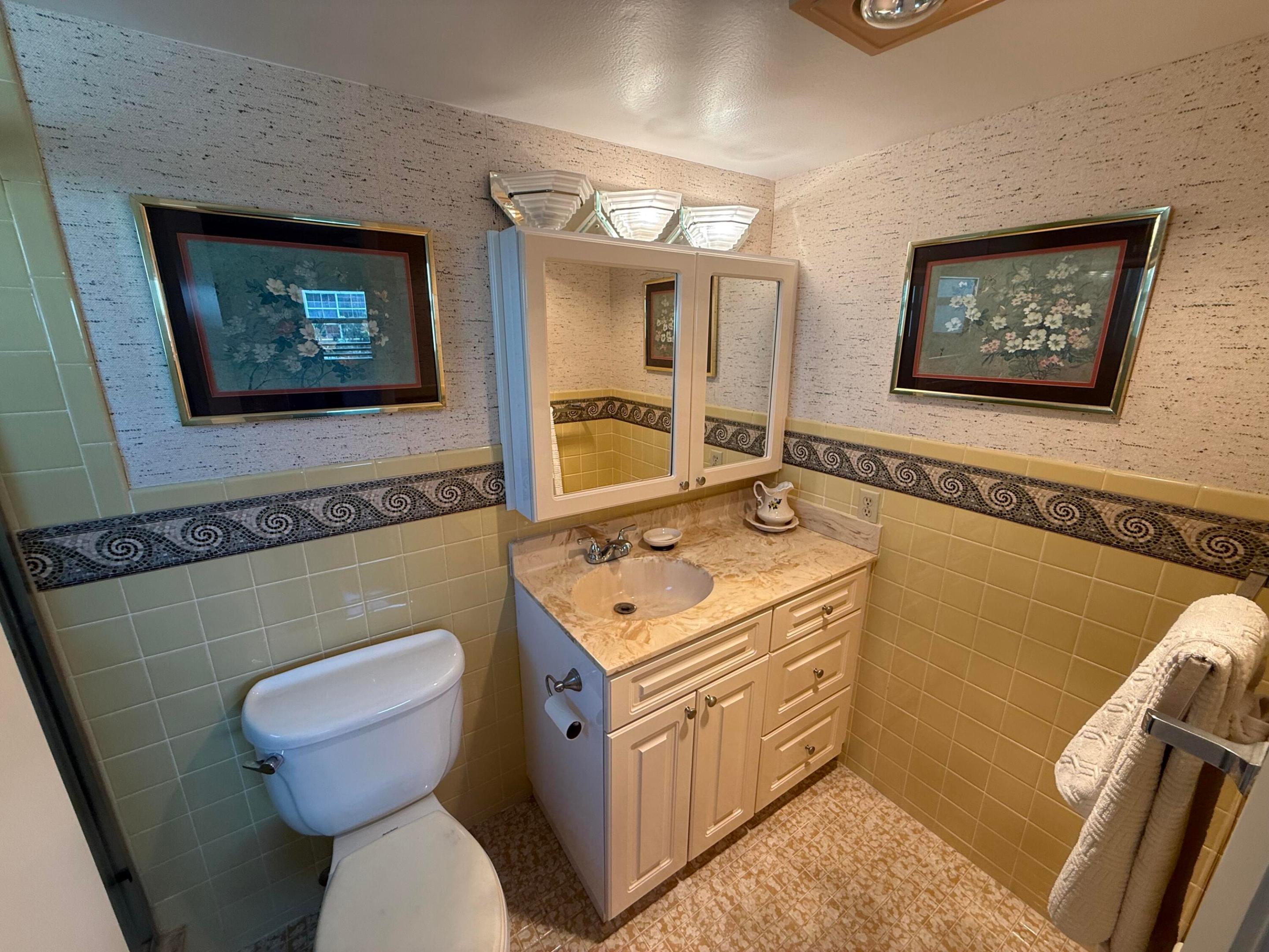 MEADOWBROOK LAKES CONDO - Residential