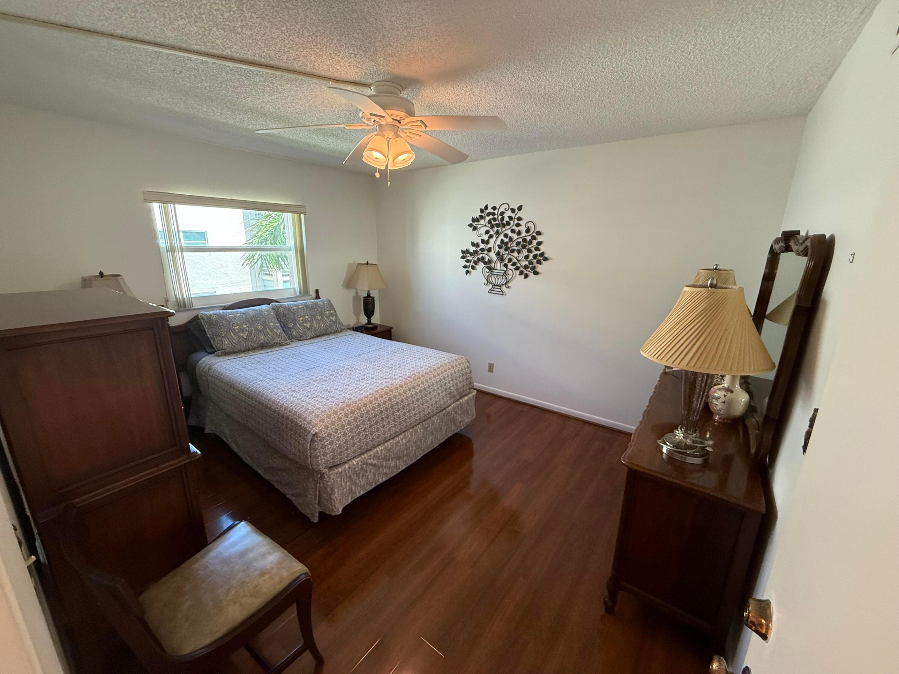 MEADOWBROOK LAKES CONDO - Residential