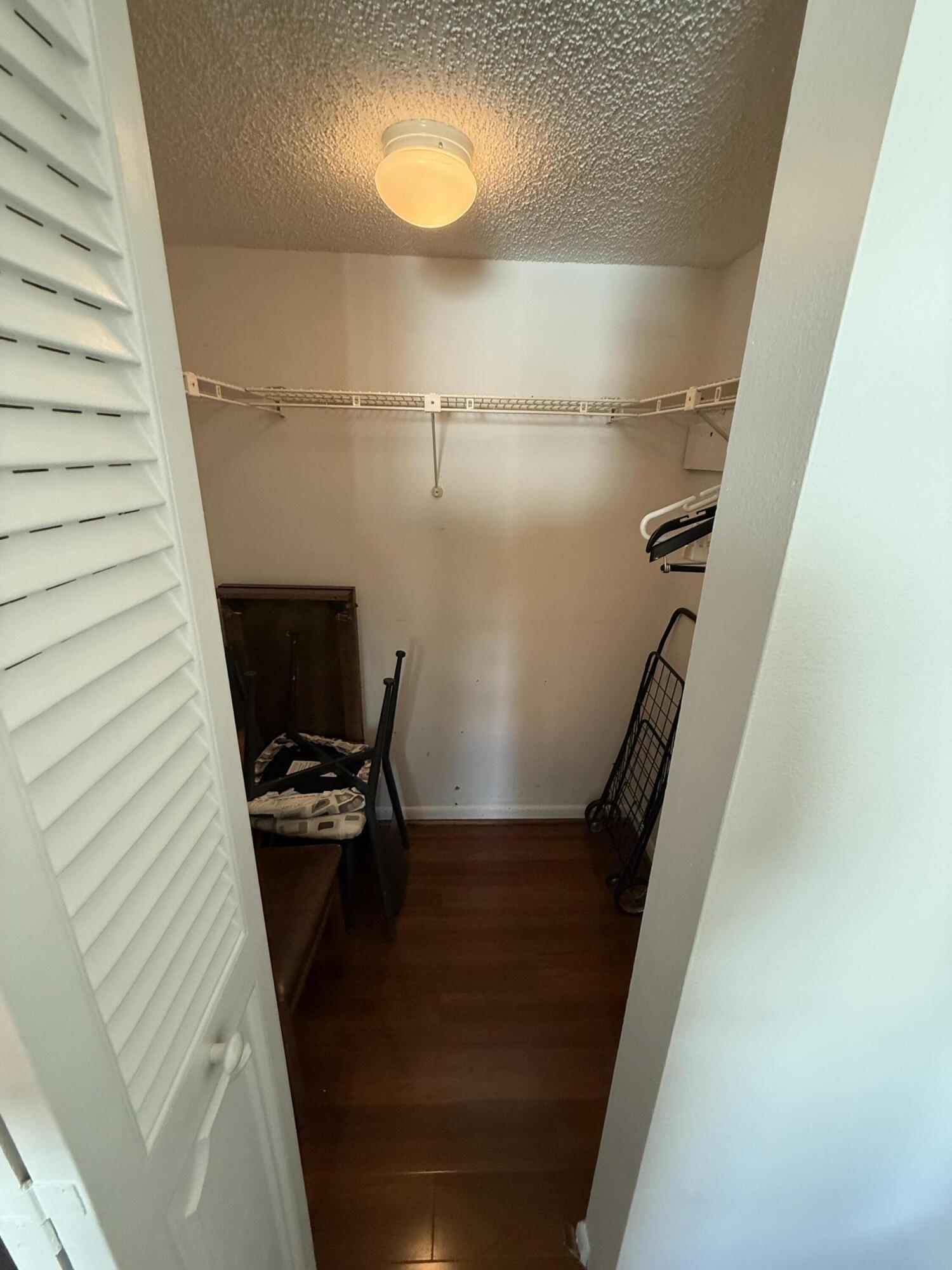 MEADOWBROOK LAKES CONDO - Residential