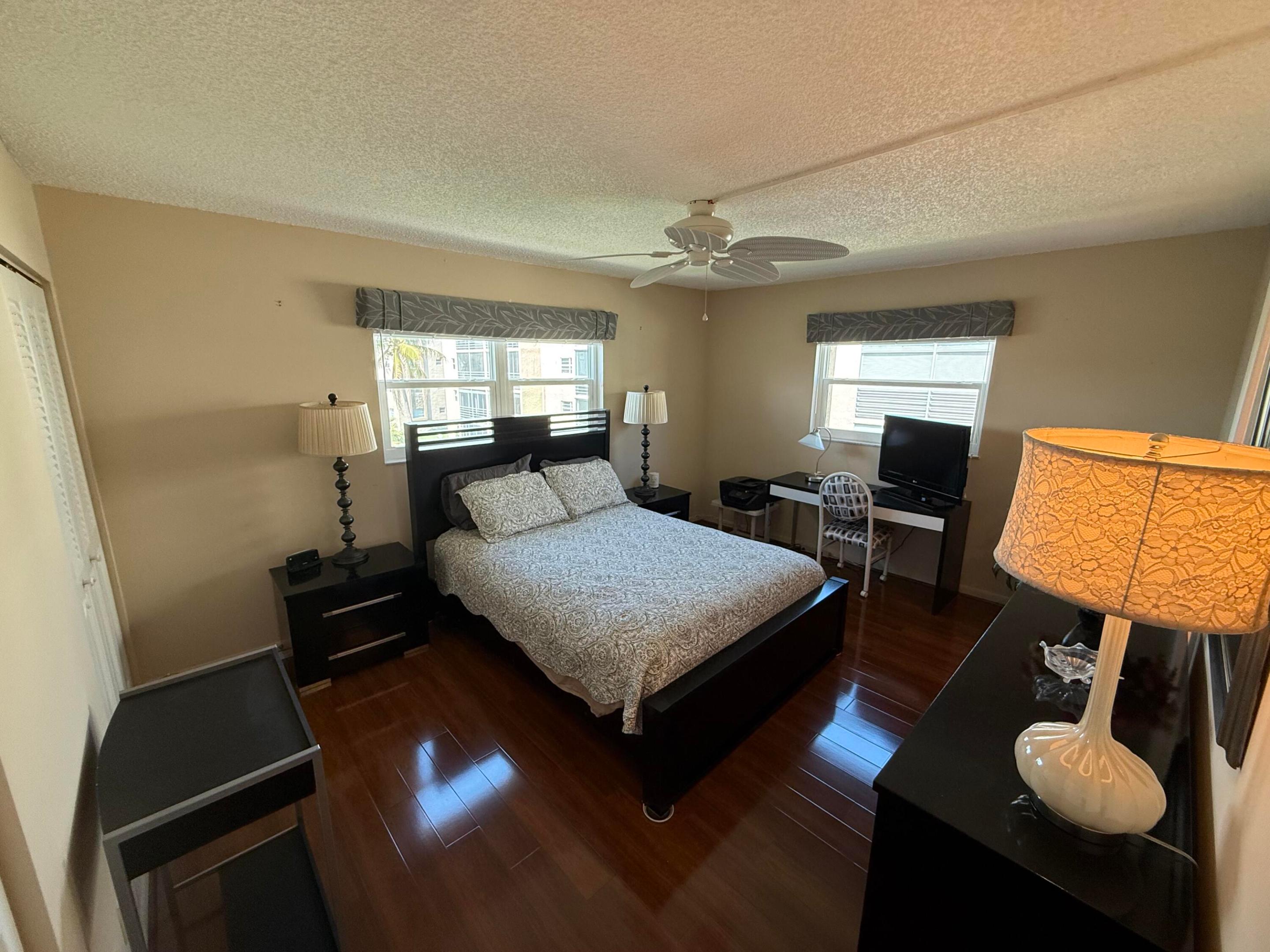 MEADOWBROOK LAKES CONDO - Residential