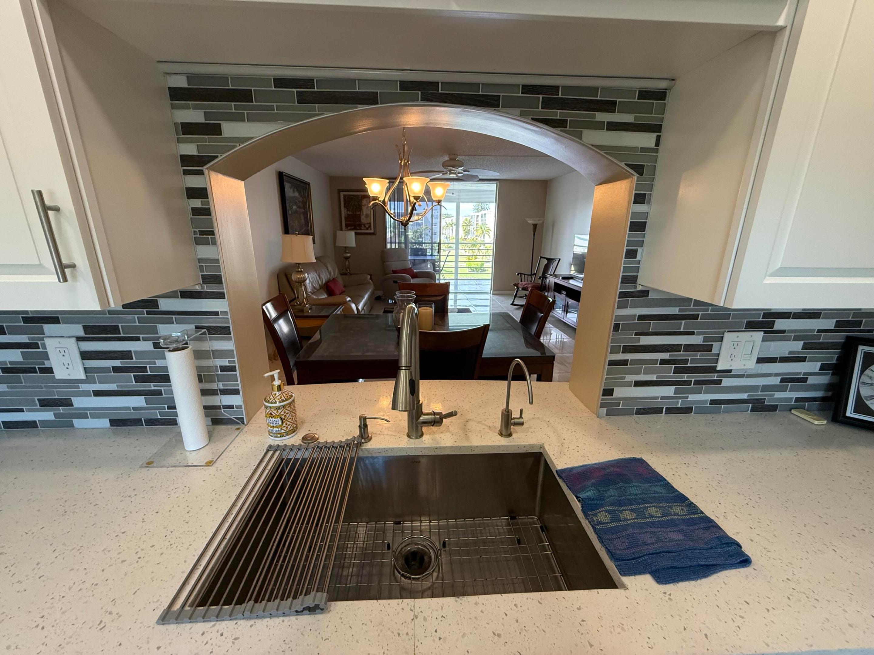 MEADOWBROOK LAKES CONDO - Residential