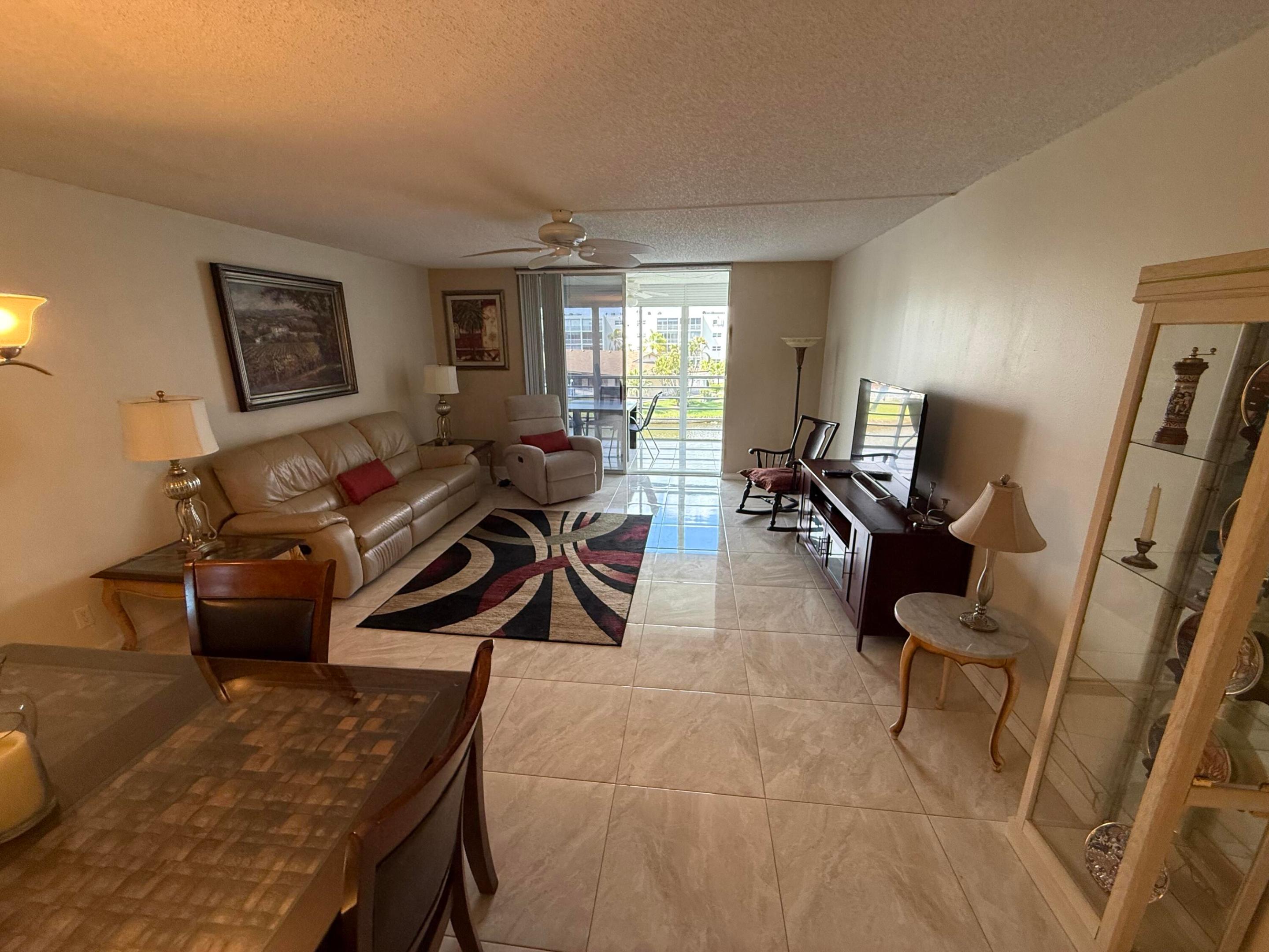 MEADOWBROOK LAKES CONDO - Residential