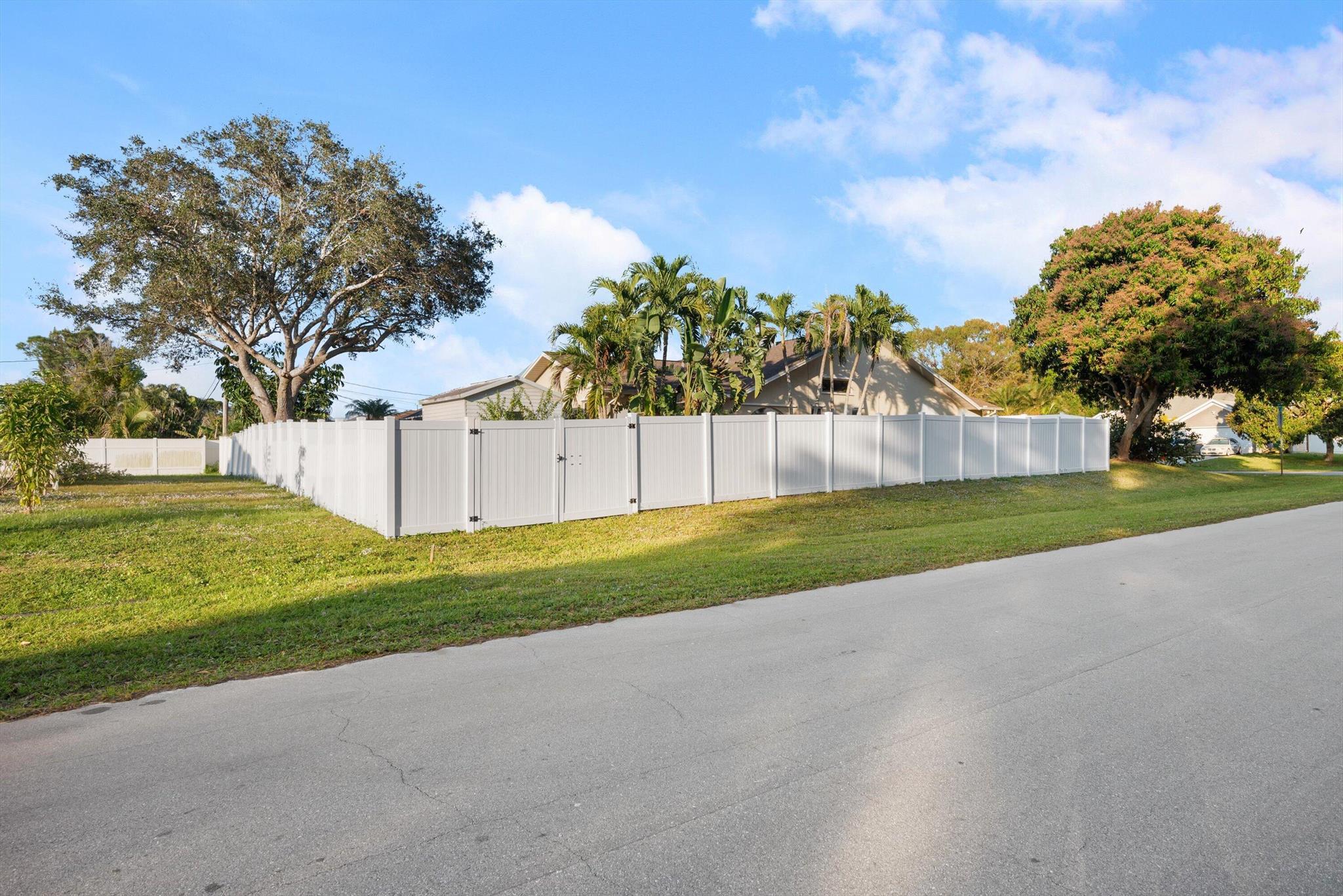 PORT ST LUCIE SECTION 8 - Residential