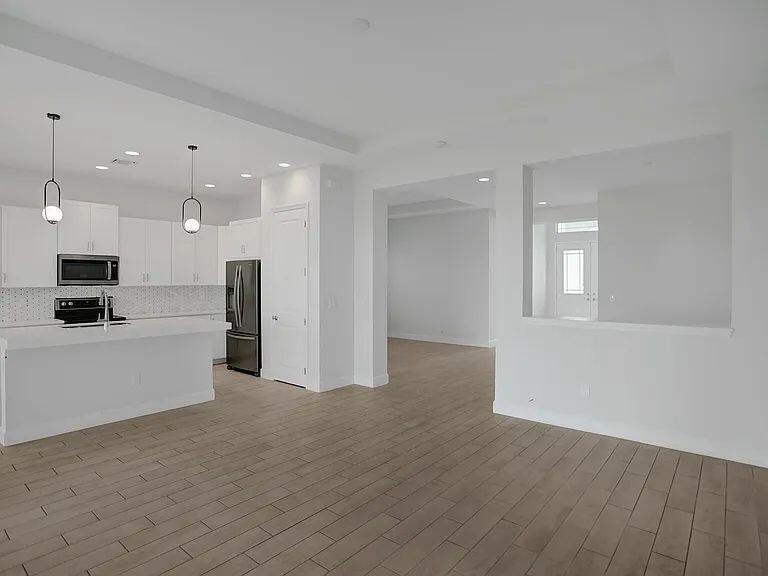 GROVES OF WESTLAKE - Residential Lease