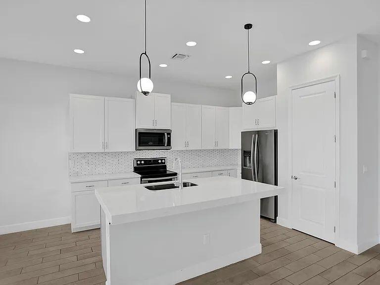 GROVES OF WESTLAKE - Residential Lease