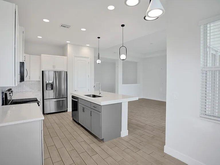 GROVES OF WESTLAKE - Residential Lease