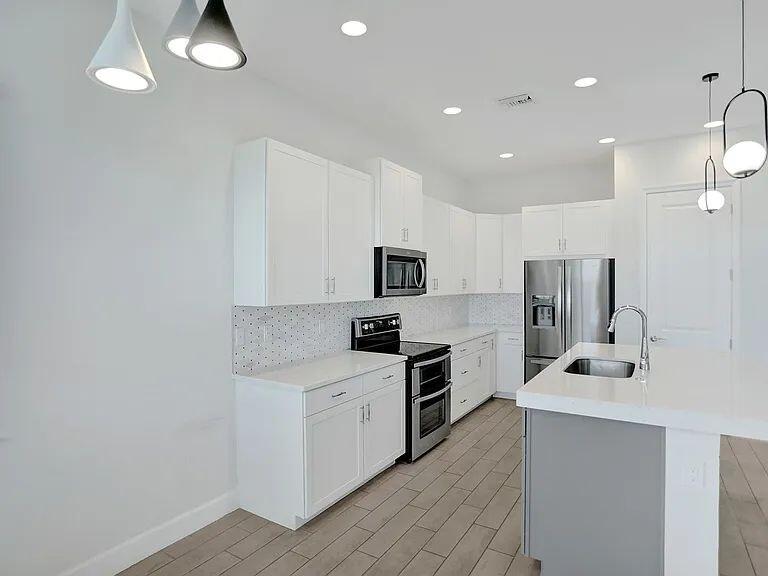GROVES OF WESTLAKE - Residential Lease
