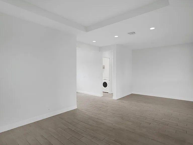 GROVES OF WESTLAKE - Residential Lease