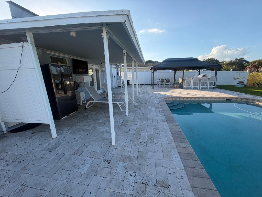 BONNIE LOCH - Residential