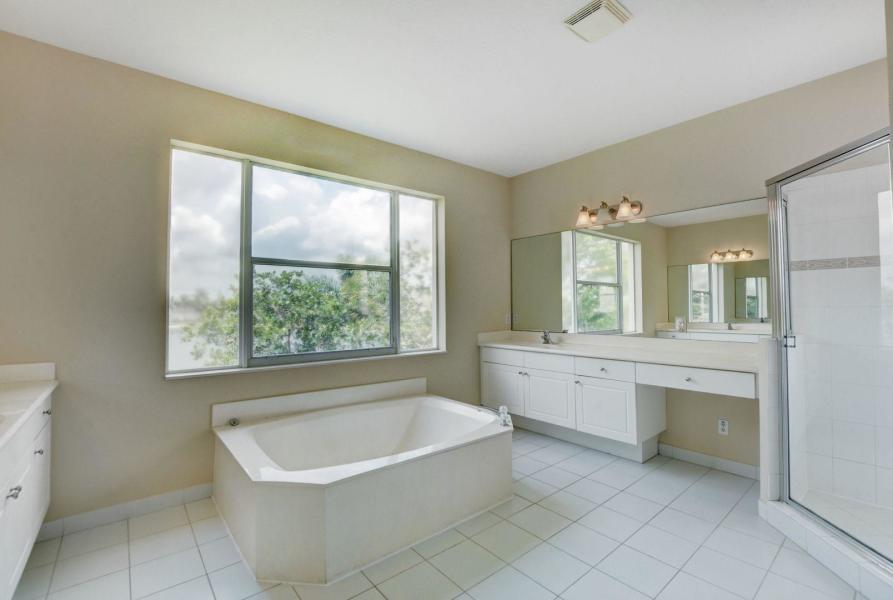 1388 Beacon Circle