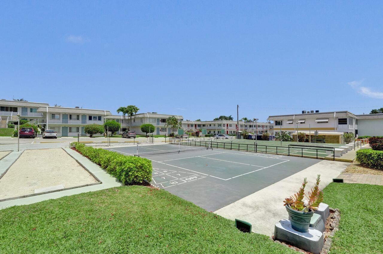 MURRY HILLS APT BLDG CONDO - Residential