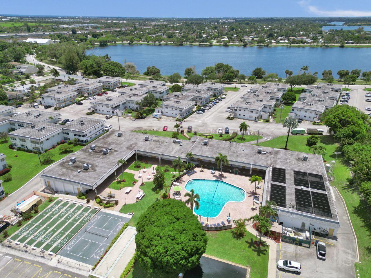 MURRY HILLS APT BLDG CONDO - Residential