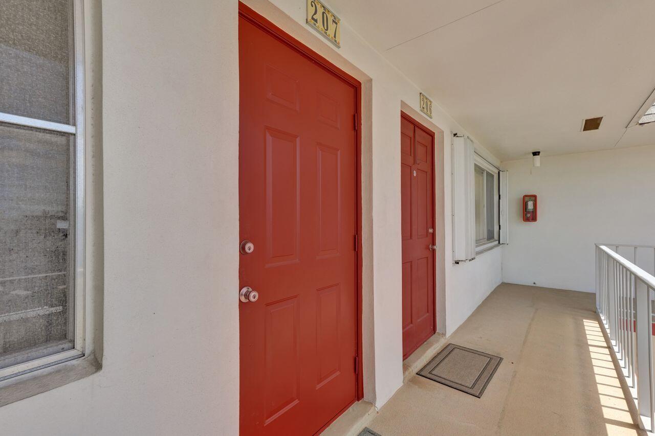 3120 Cynthia Lane 207