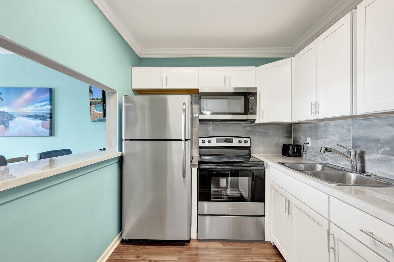 3120 Cynthia Lane 207