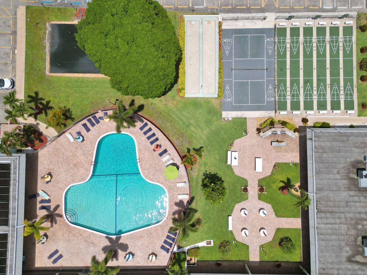 MURRY HILLS APT BLDG CONDO - Residential