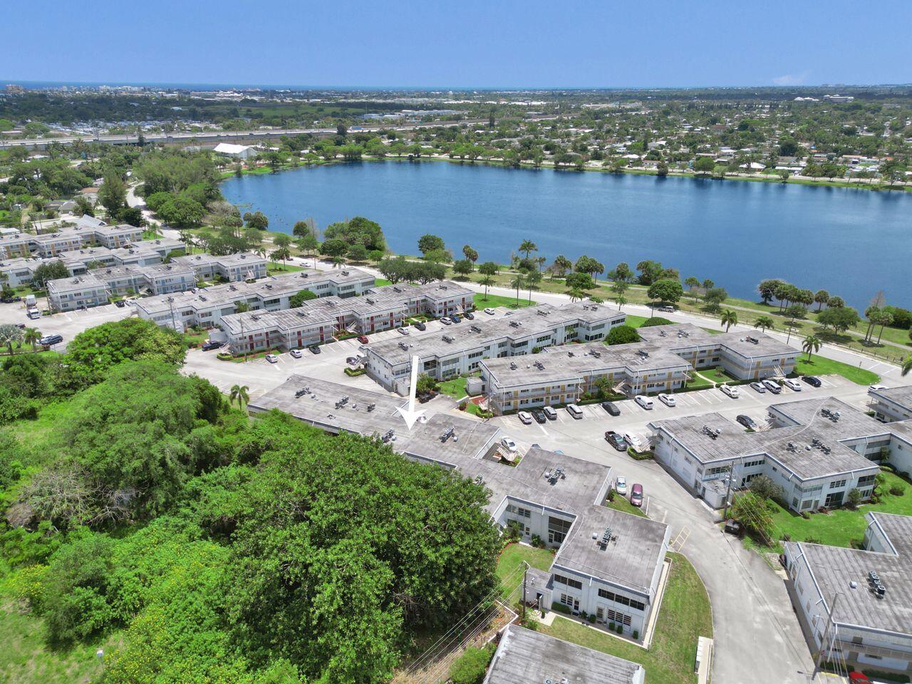 MURRY HILLS APT BLDG CONDO - Residential