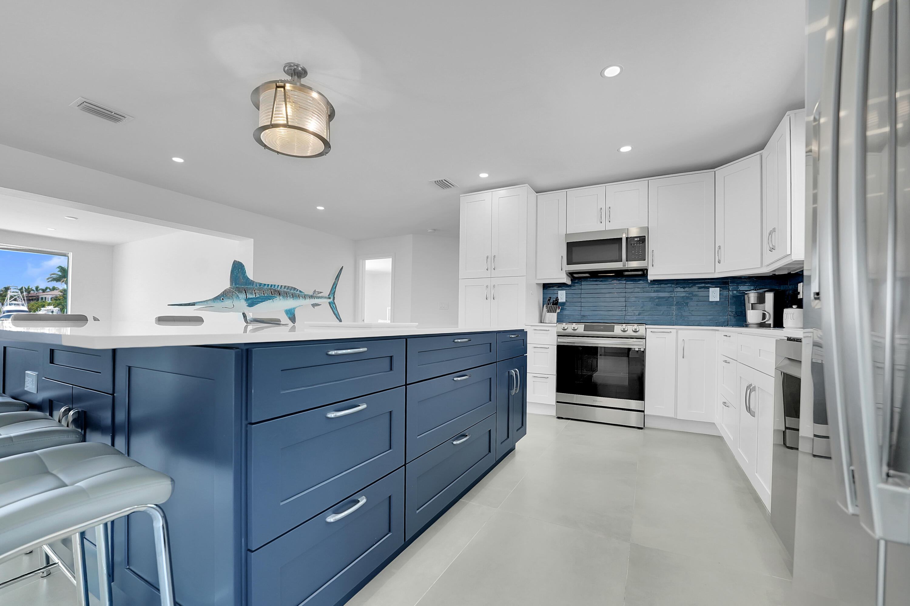 LIGHTHOUSE POINT 6TH SEC - Residential Lease