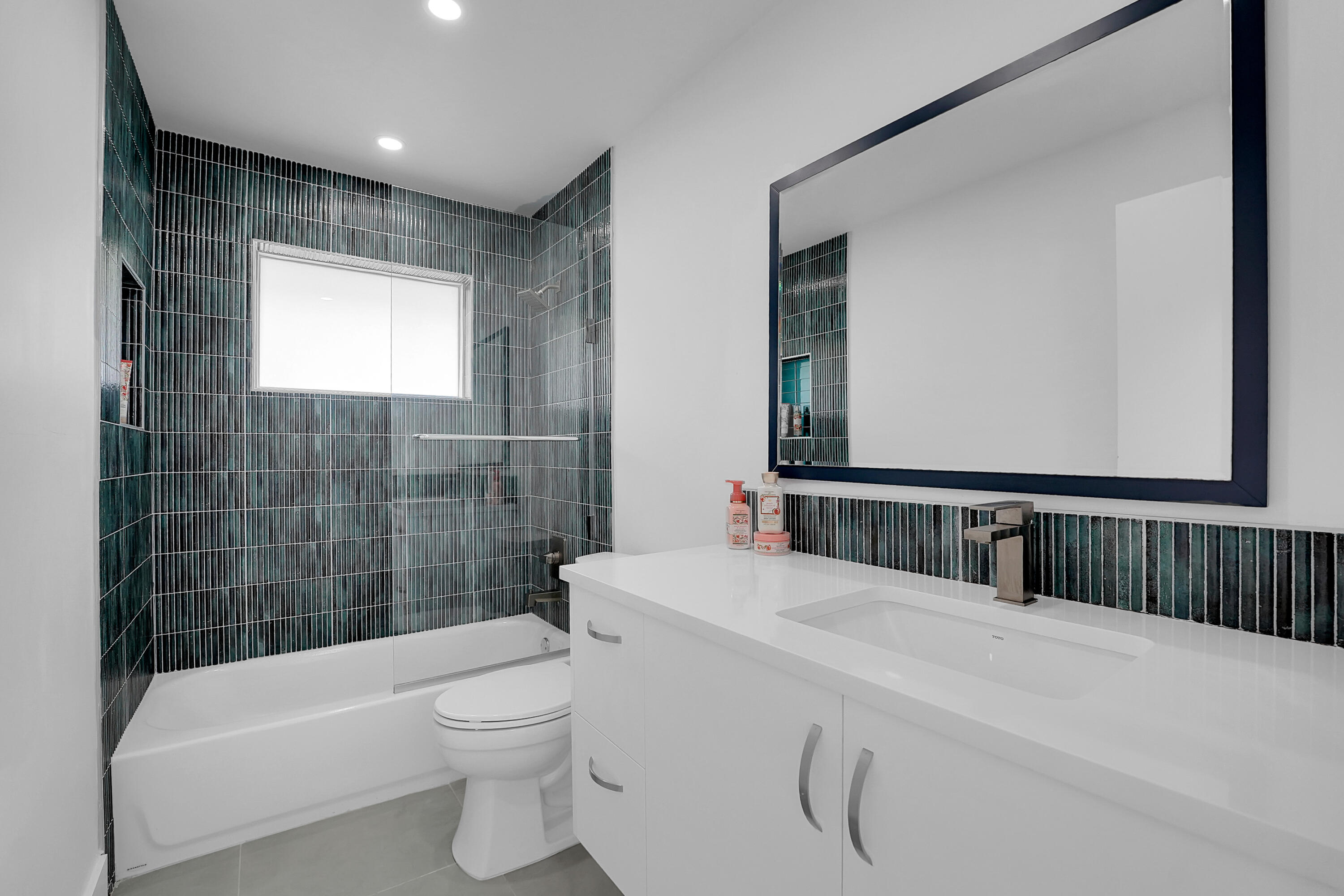LIGHTHOUSE POINT 6TH SEC - Residential Lease