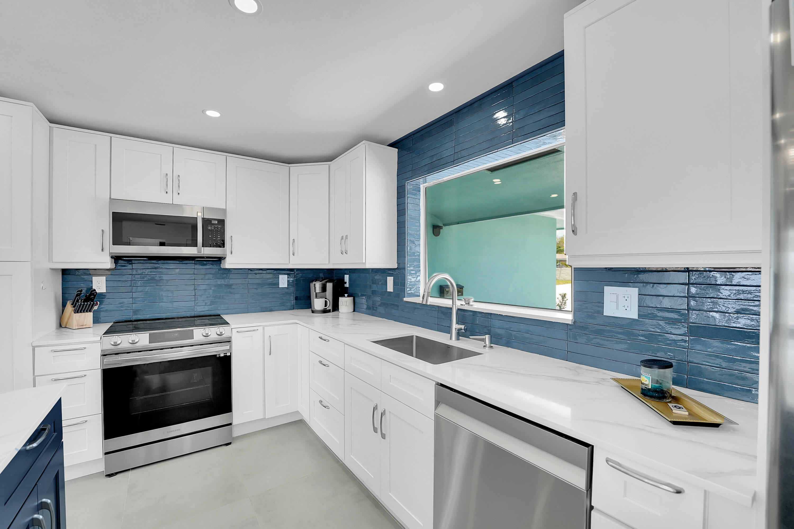 LIGHTHOUSE POINT 6TH SEC - Residential Lease