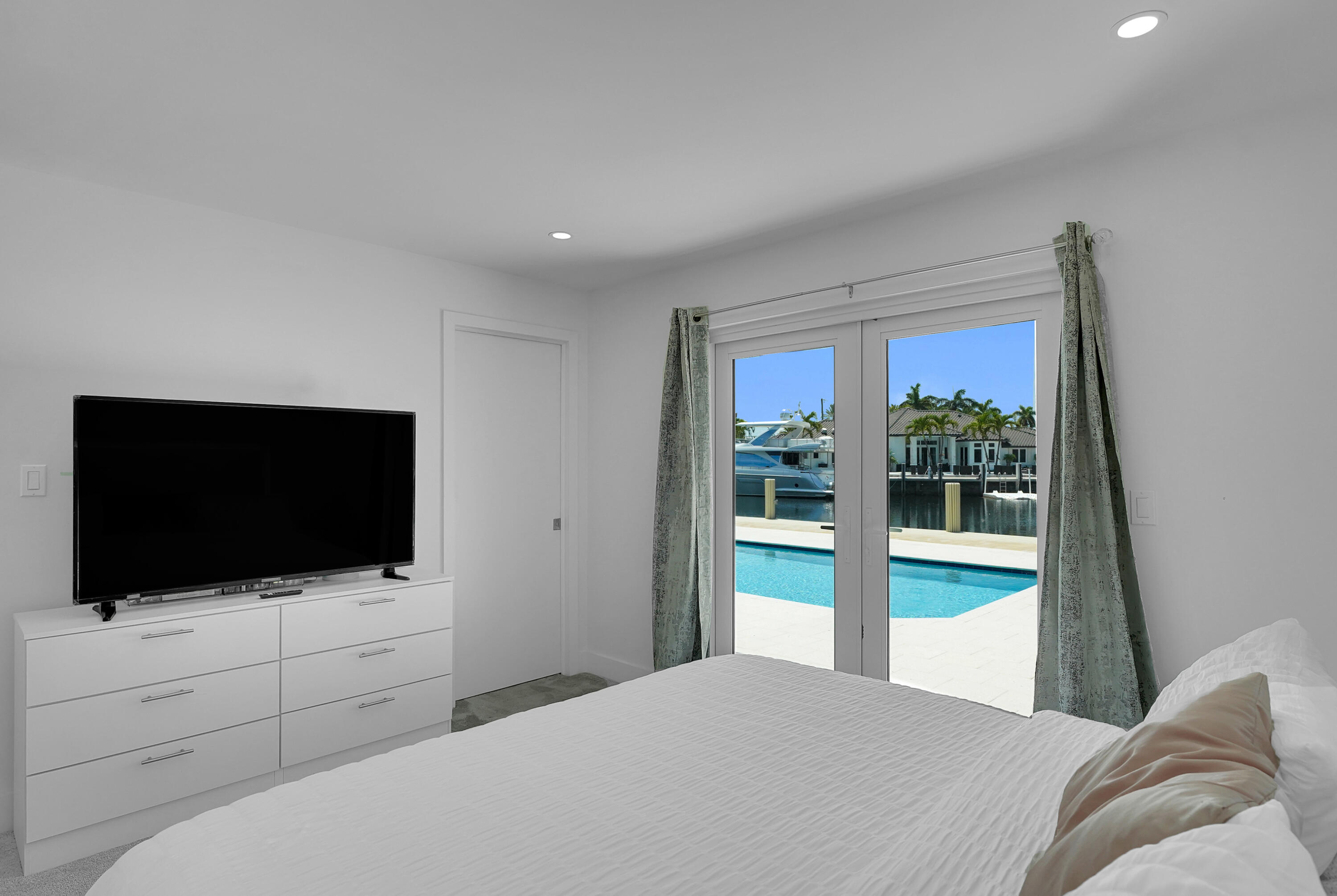 LIGHTHOUSE POINT 6TH SEC - Residential Lease