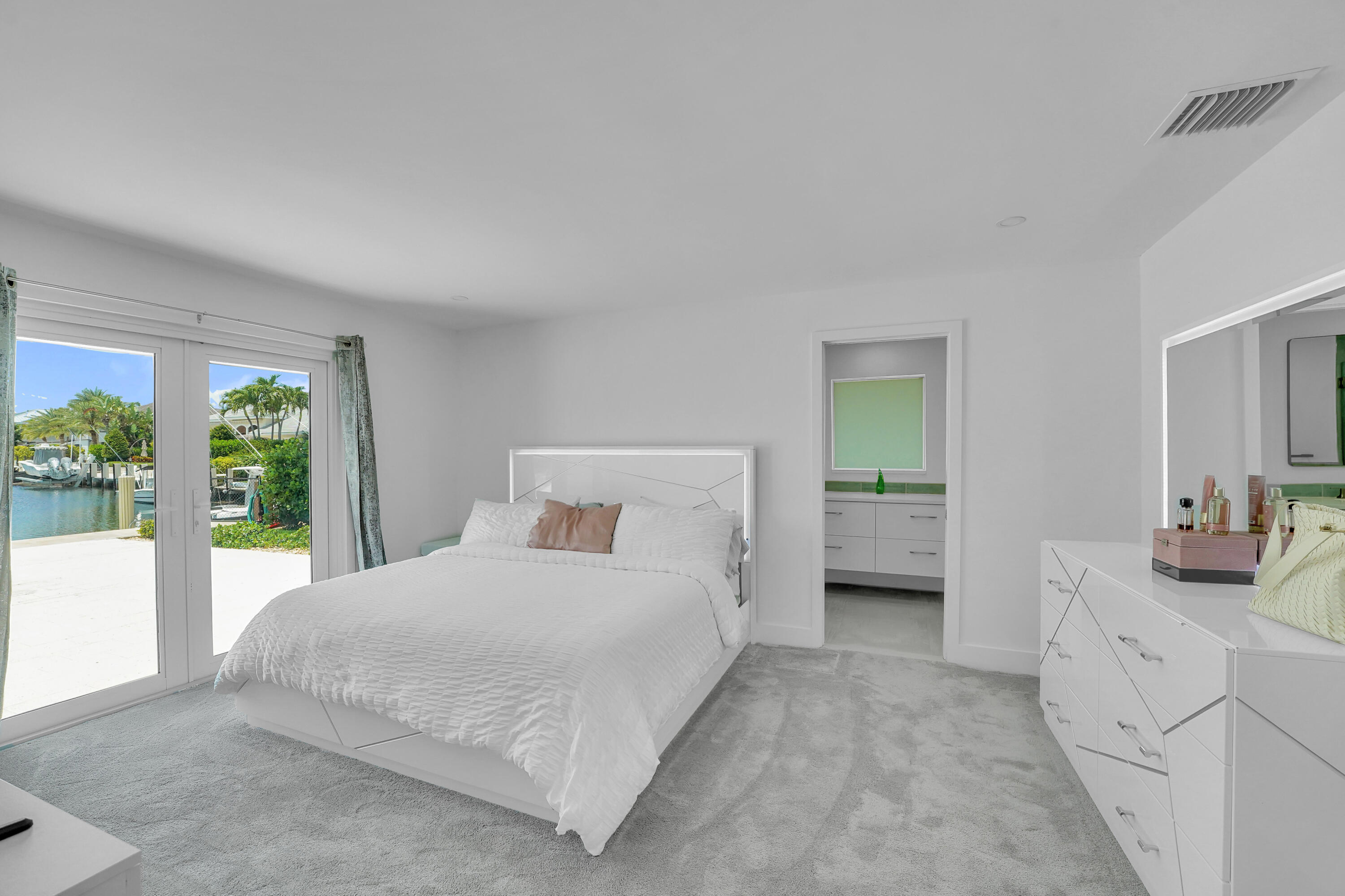 LIGHTHOUSE POINT 6TH SEC - Residential Lease
