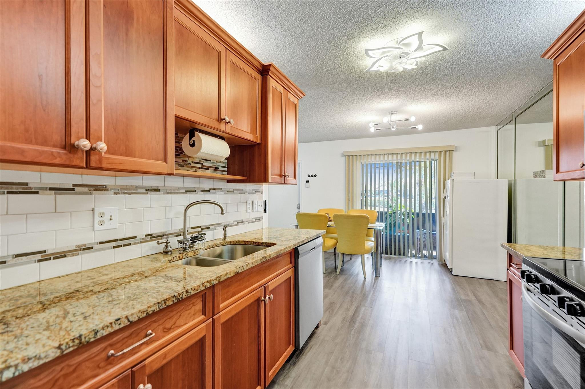 View photos, virtual tours, details... 14711 Edna Way 14711