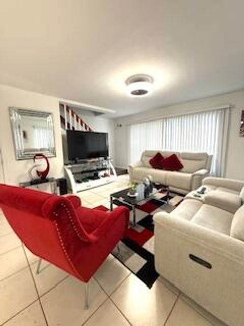 LOW HOA FEE TOWNHOUSES FOR SALE IN PALM BEACH COUNTY 217 Foxtail Drive H Greenacres FL 33415