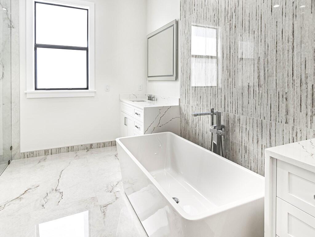 ALHAMBRA PARK - Residential